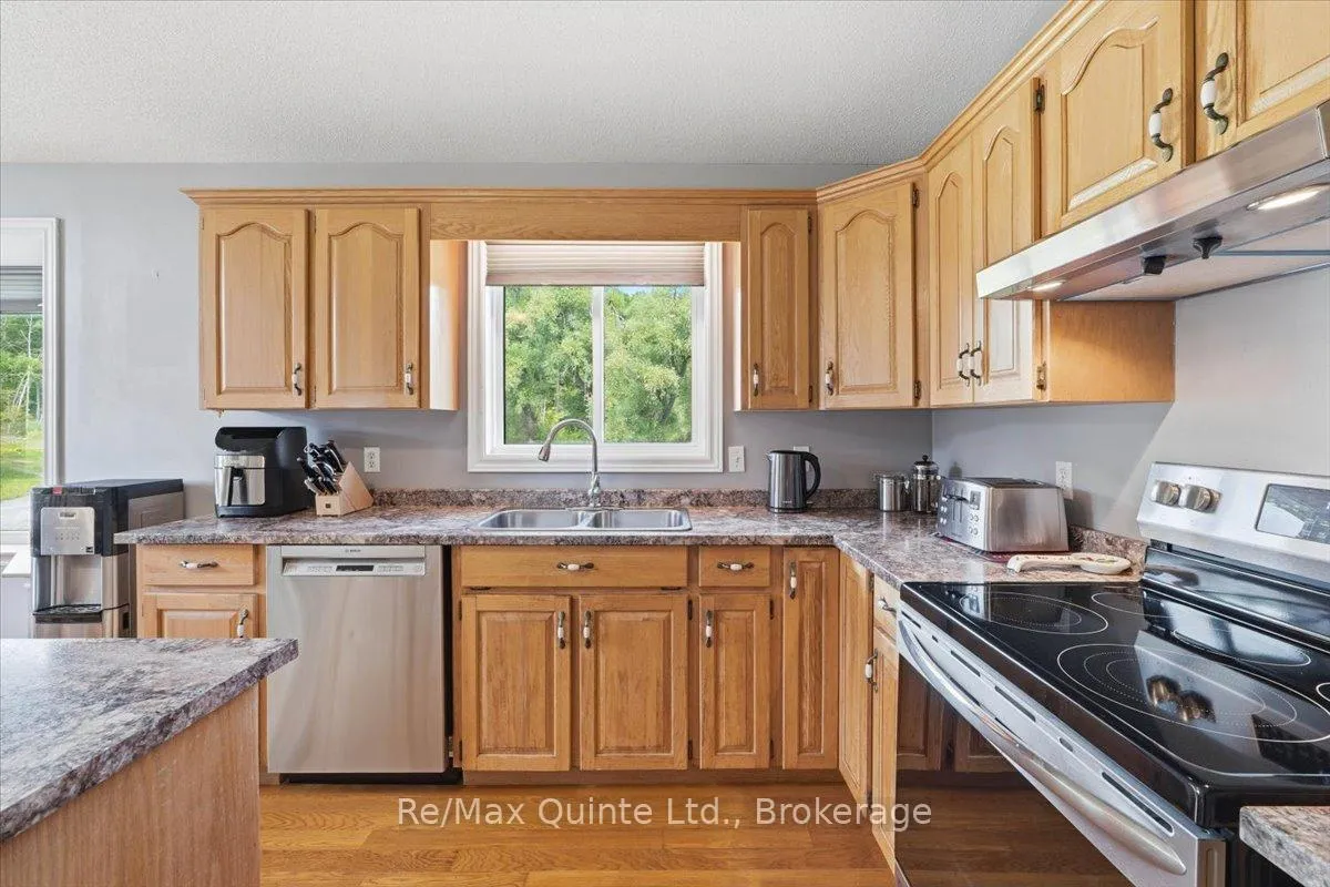 Photo 10 of 219 Helyer Road, Quinte West, Murray Ward — HOMEH