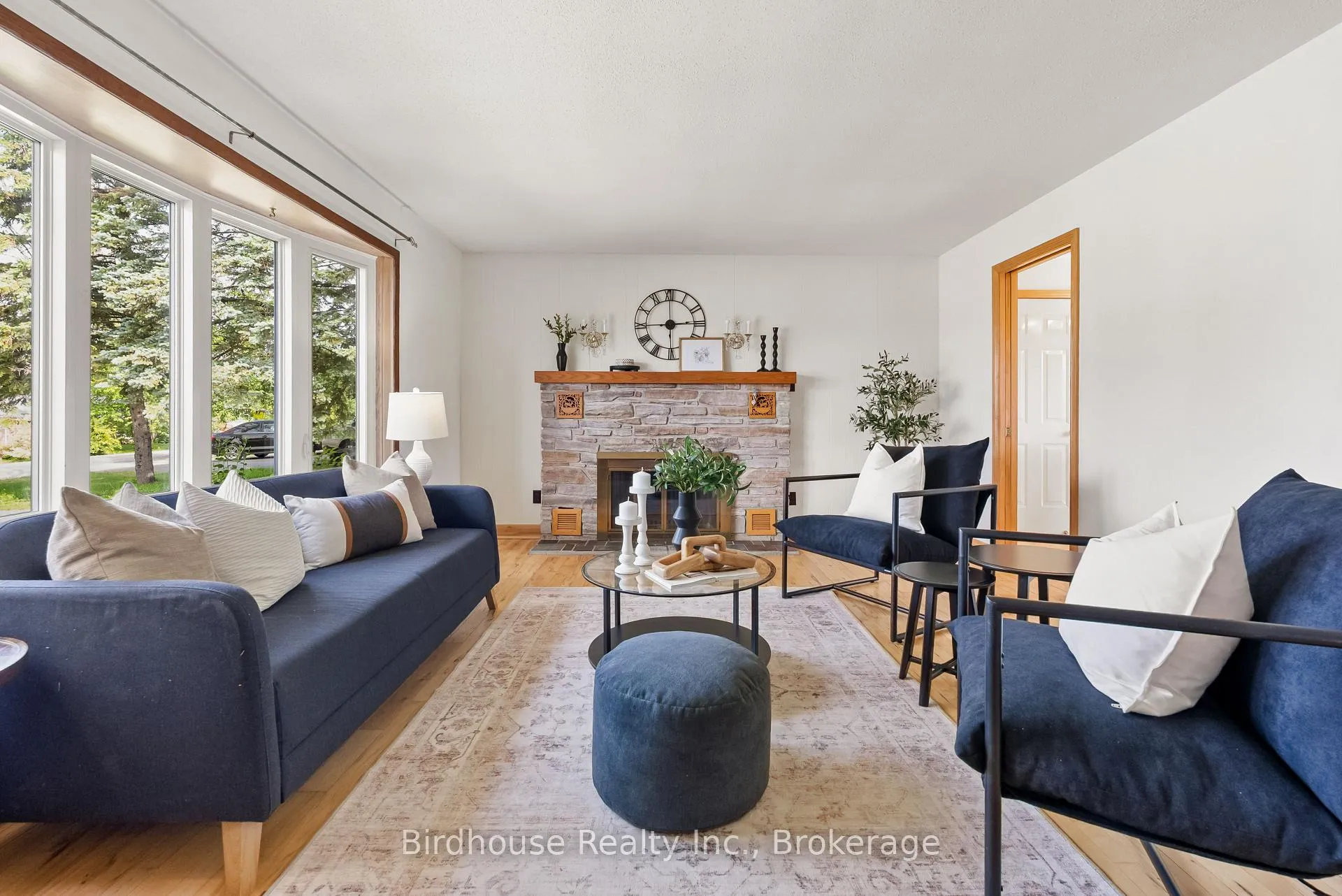 Photo 3 of 36 Cameron Road, Kawartha Lakes, Fenelon — HOMEH