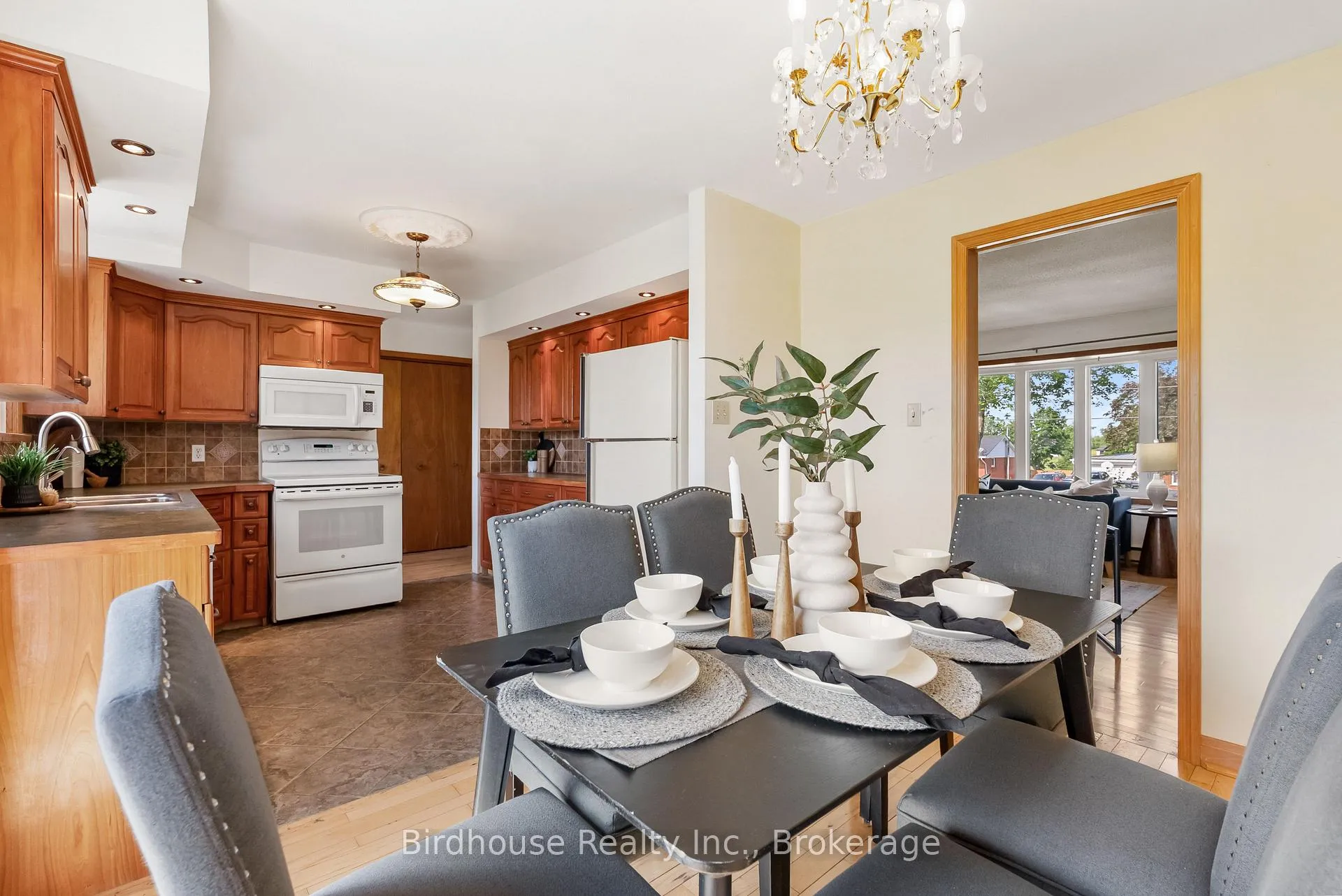 Photo 7 of 36 Cameron Road, Kawartha Lakes, Fenelon — HOMEH