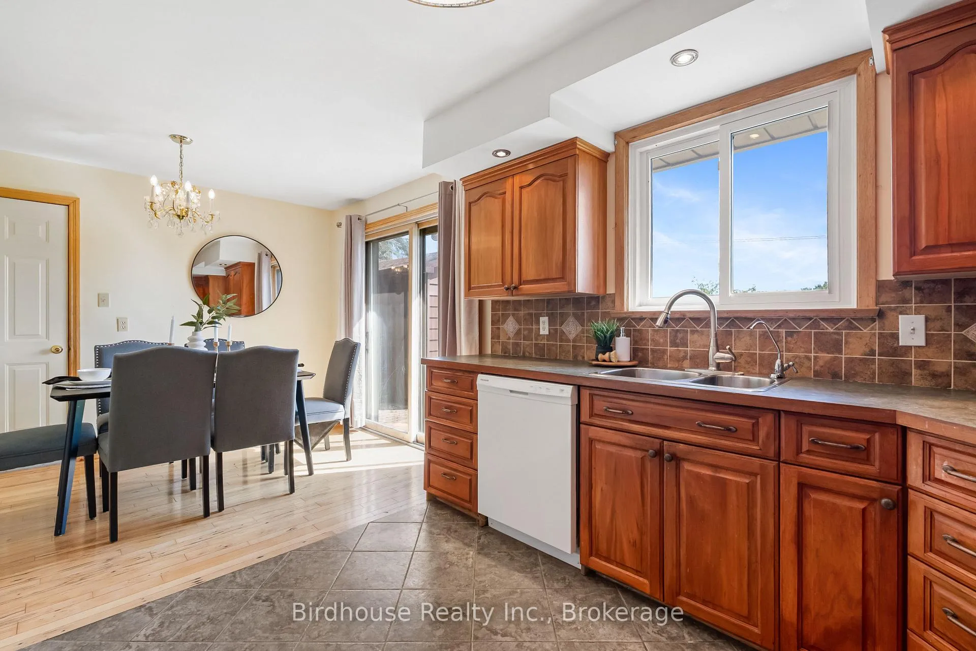 Photo 10 of 36 Cameron Road, Kawartha Lakes, Fenelon — HOMEH