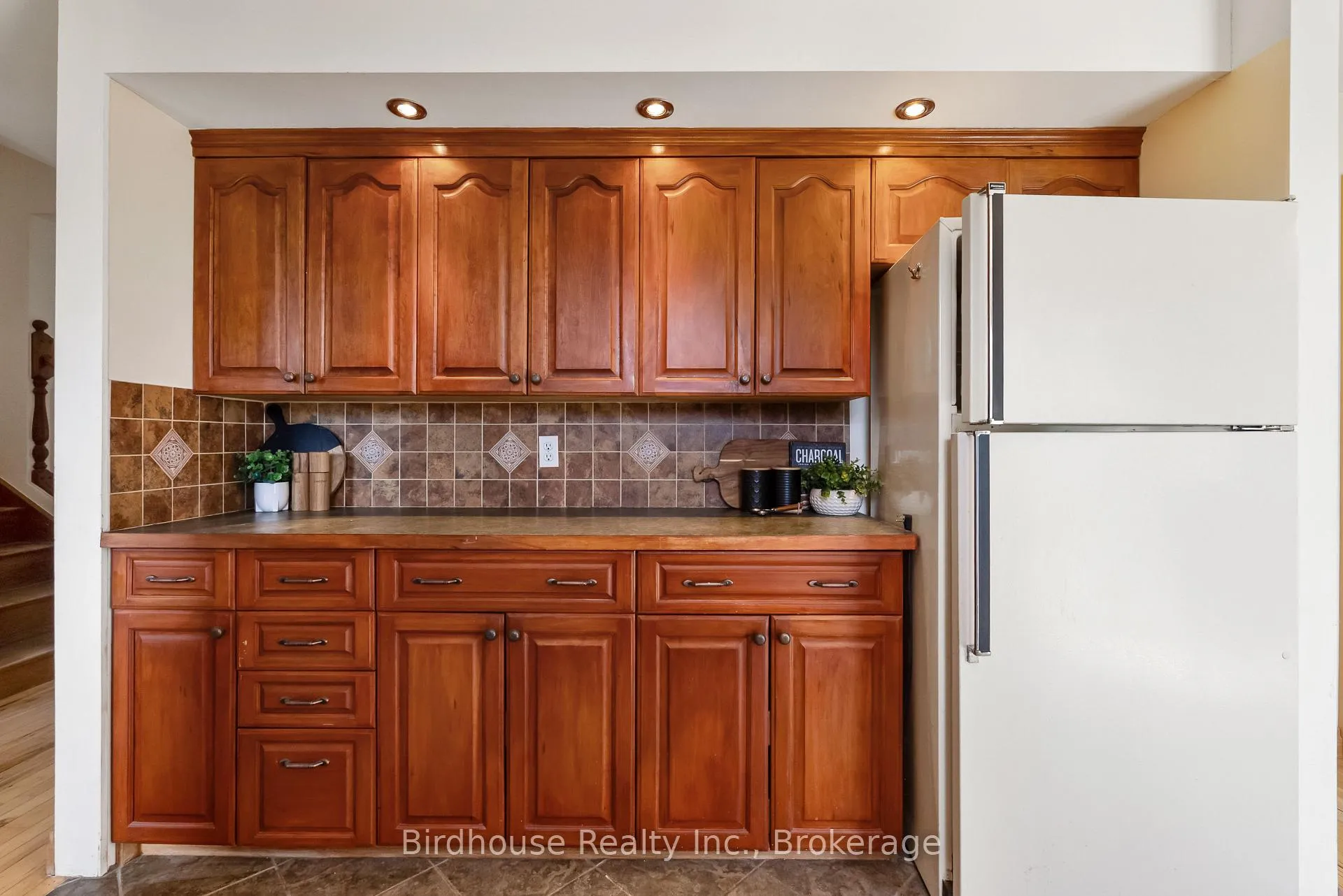 Photo 11 of 36 Cameron Road, Kawartha Lakes, Fenelon — HOMEH