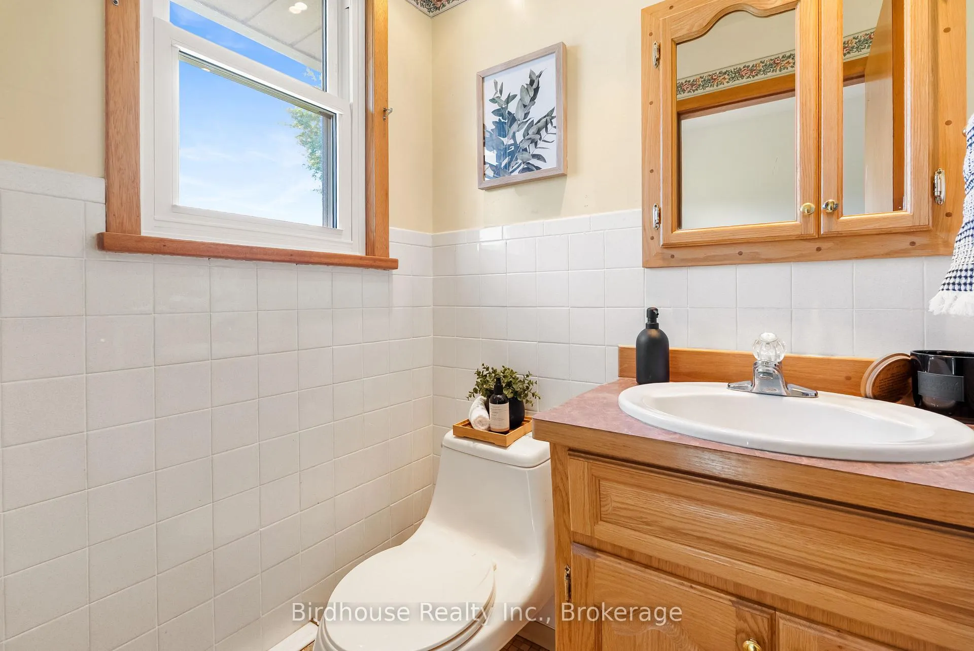 Photo 13 of 36 Cameron Road, Kawartha Lakes, Fenelon — HOMEH