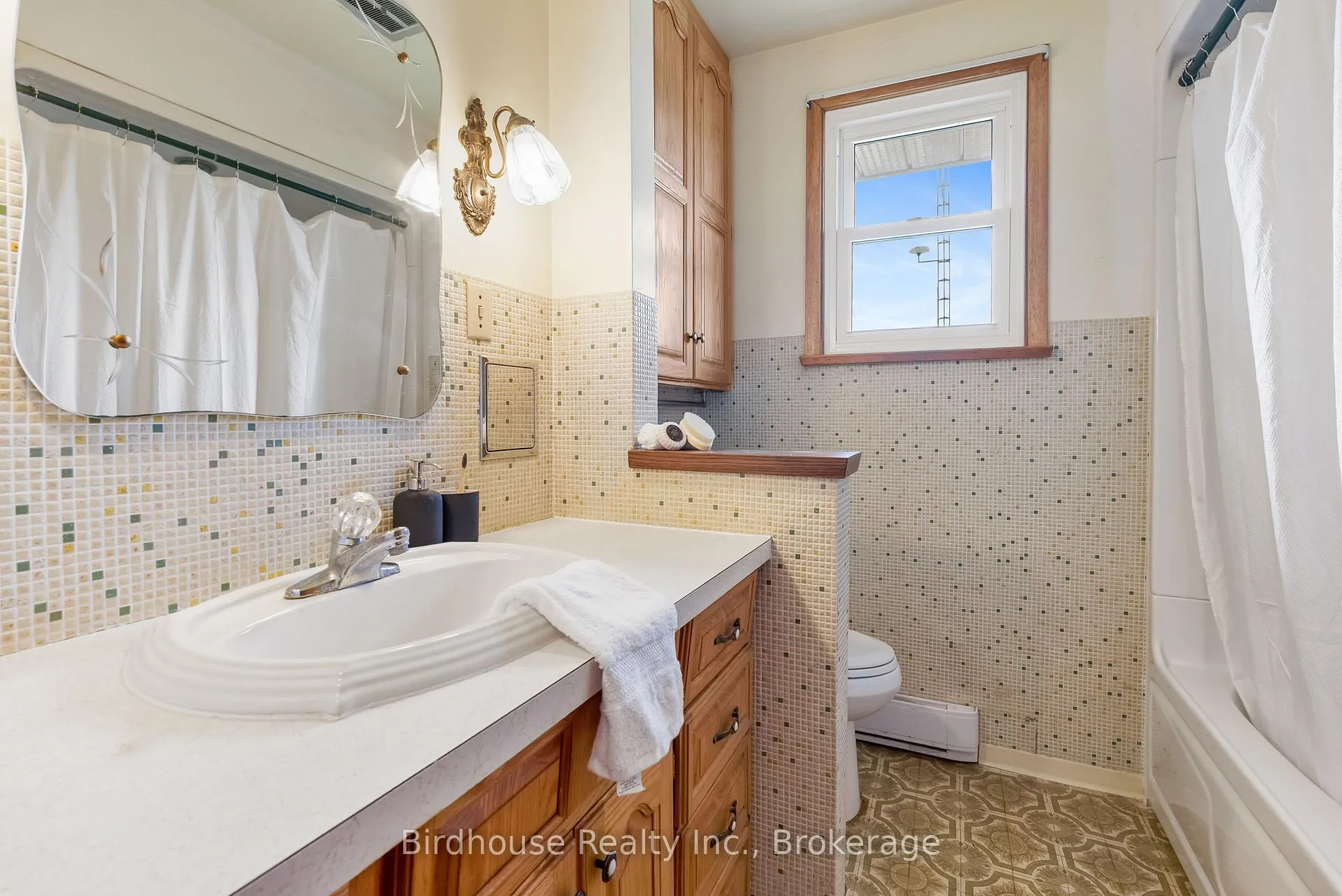 Photo 17 of 36 Cameron Road, Kawartha Lakes, Fenelon — HOMEH