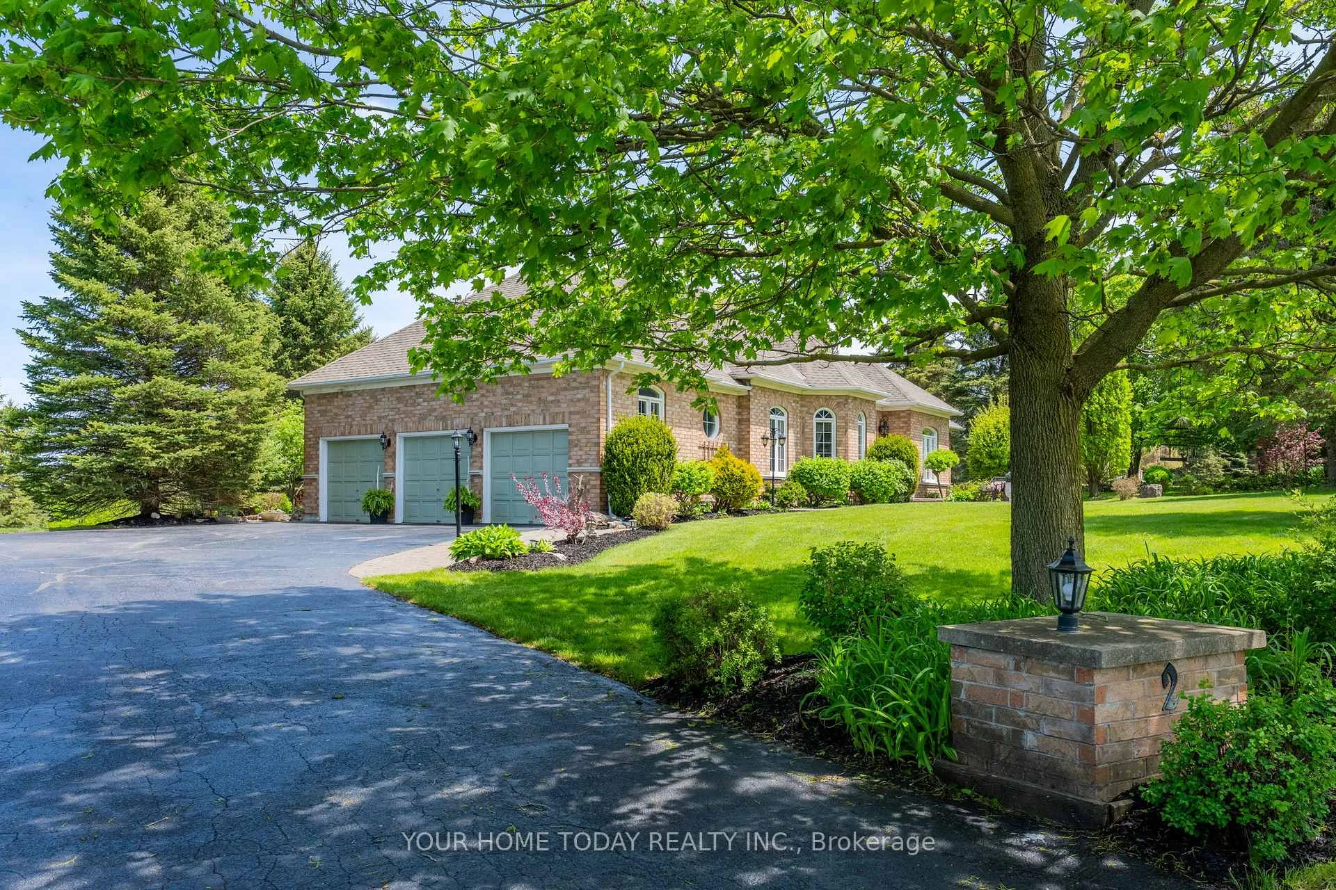 Photo 4 of 2 Trillium Terrace, Halton Hills, Rural Halton Hills — HOMEH