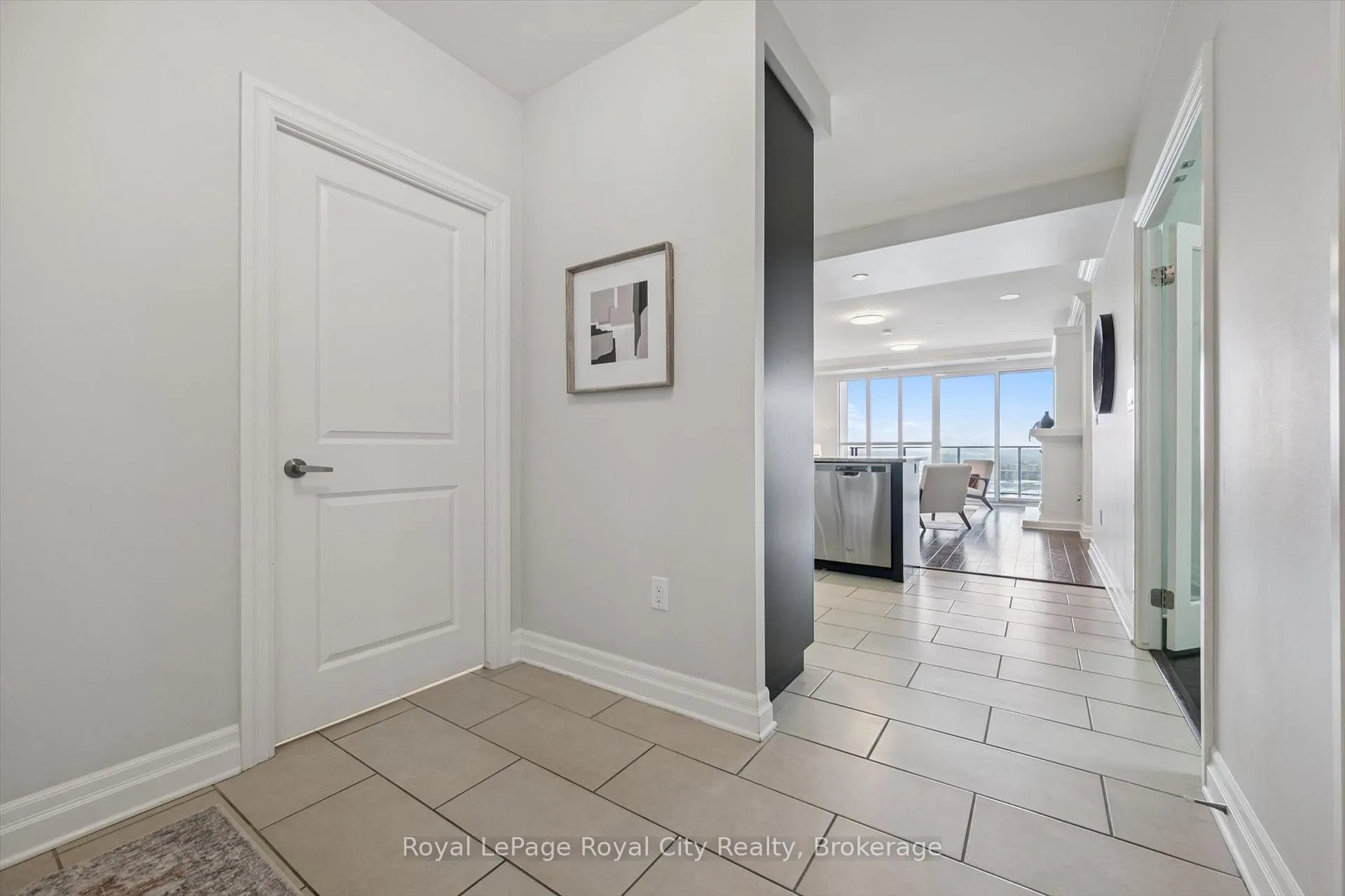 Photo 5 of Unit 1108, 160 Macdonell Street, Guelph, Downtown — HOMEH