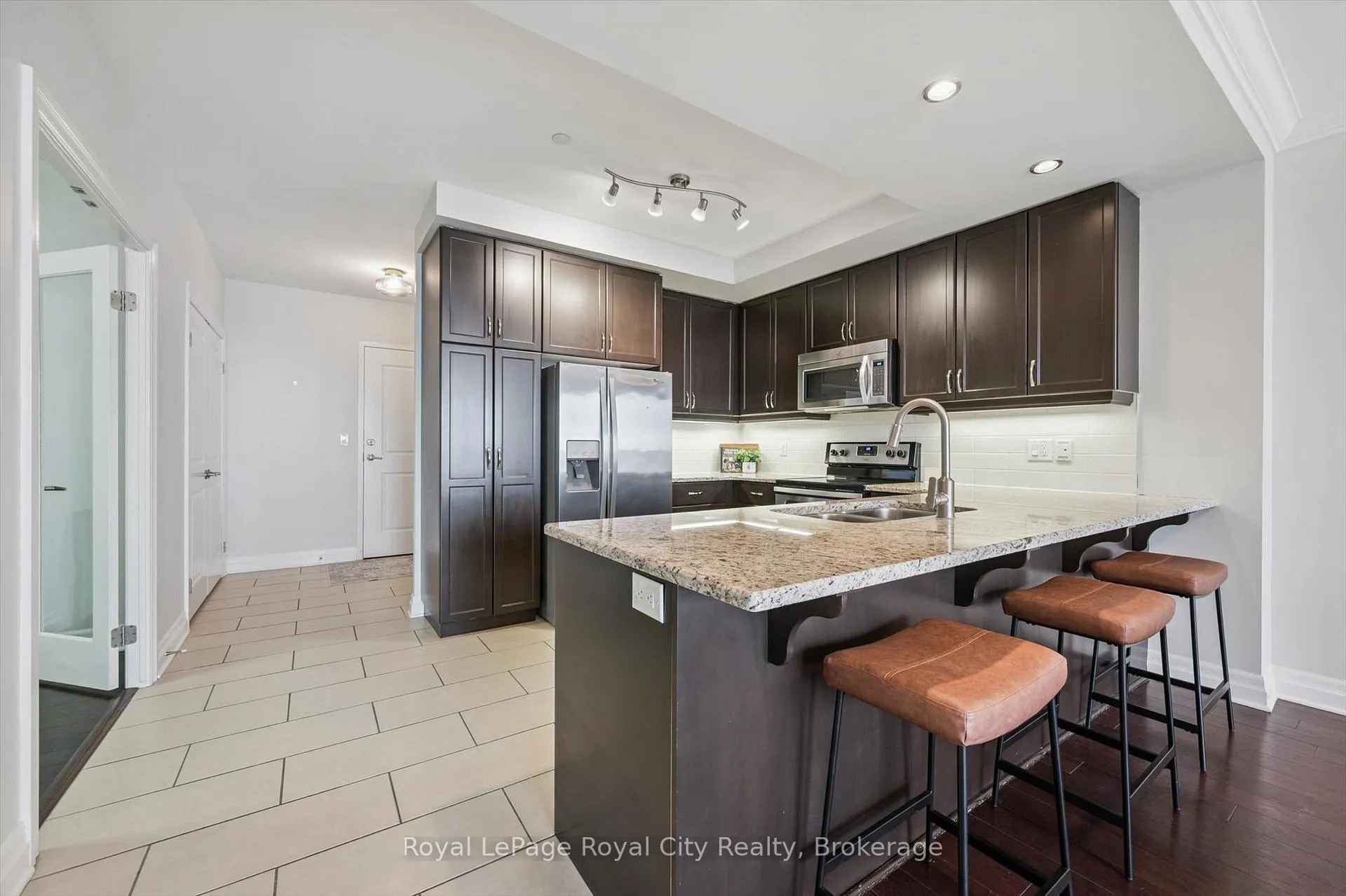 Photo 7 of Unit 1108, 160 Macdonell Street, Guelph, Downtown — HOMEH