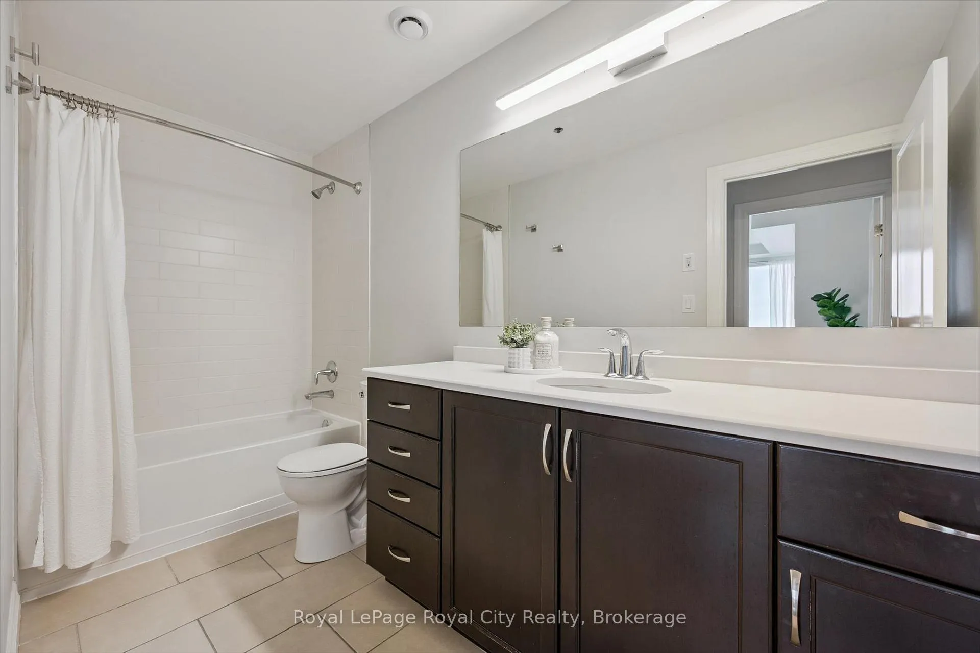 Photo 19 of Unit 1108, 160 Macdonell Street, Guelph, Downtown — HOMEH