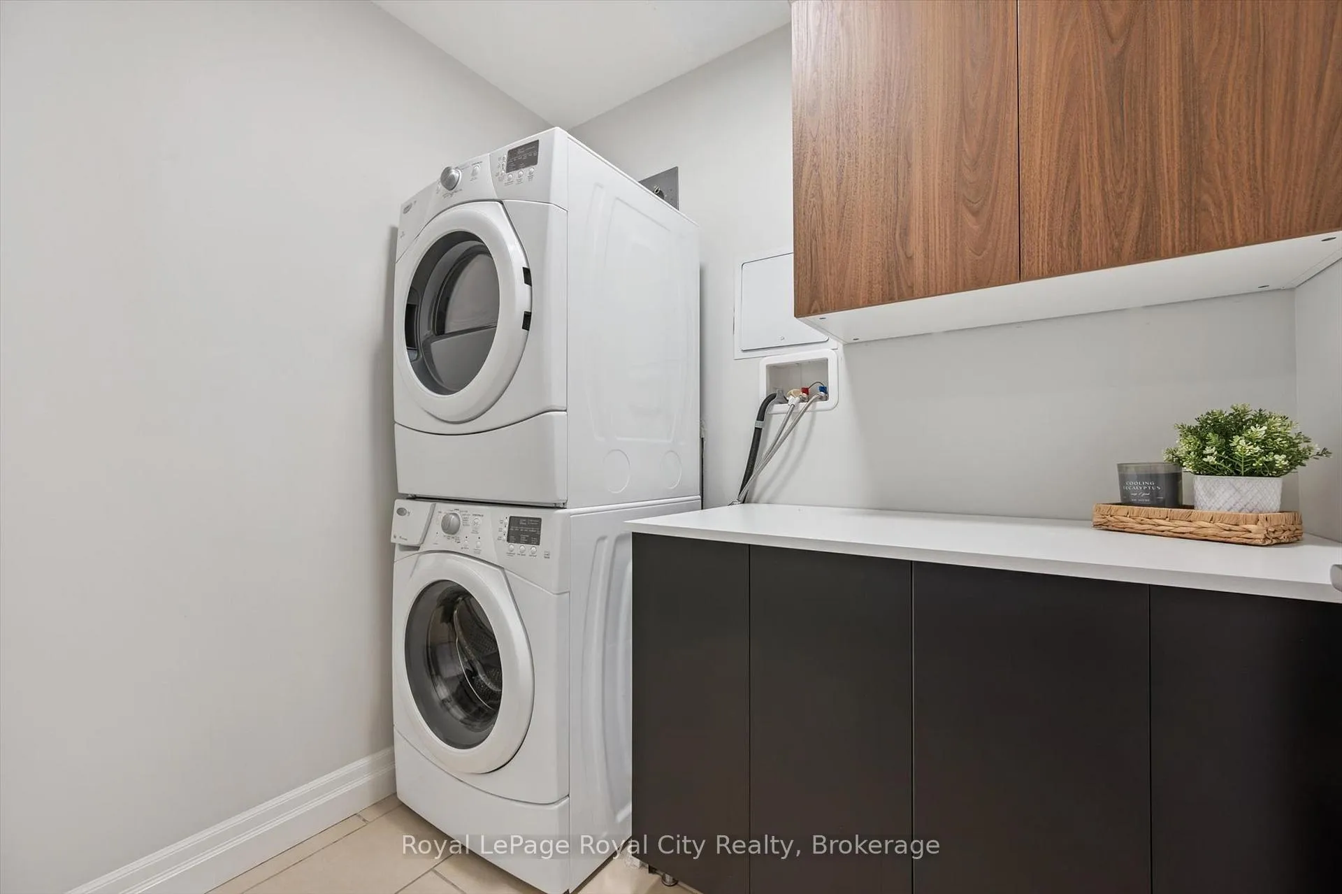 Photo 23 of Unit 1108, 160 Macdonell Street, Guelph, Downtown — HOMEH