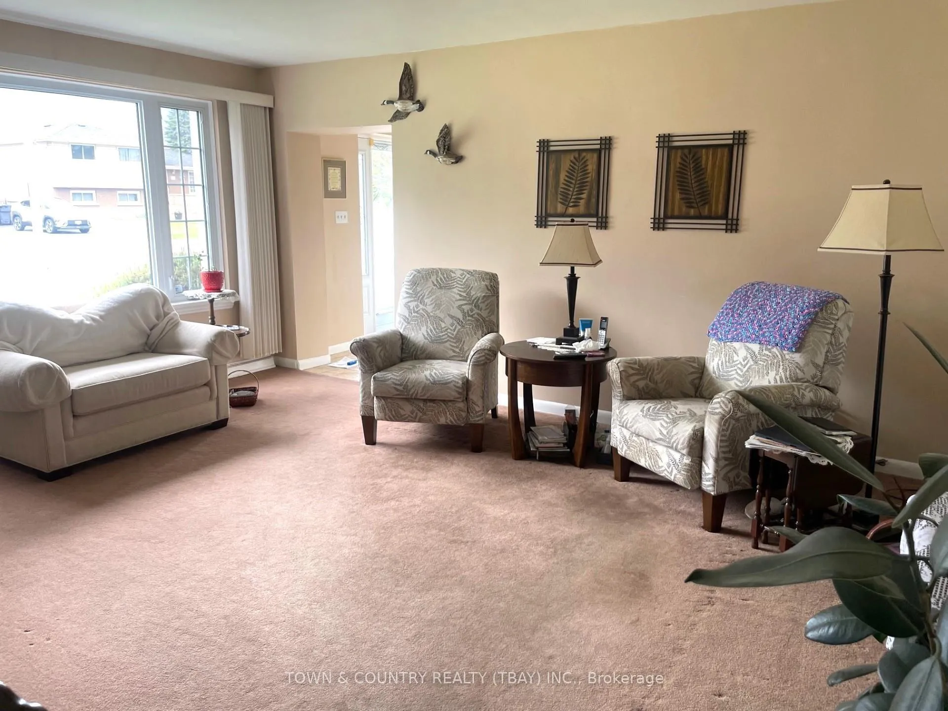 Photo 2 of 2044 Begin Street E, Thunder Bay, Green Acres — HOMEH