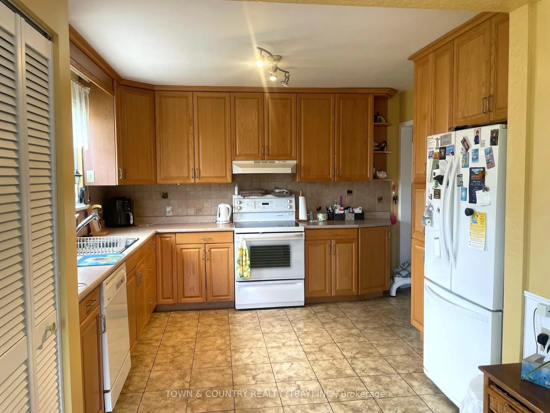 Photo 3 of 2044 Begin Street E, Thunder Bay, Green Acres — HOMEH