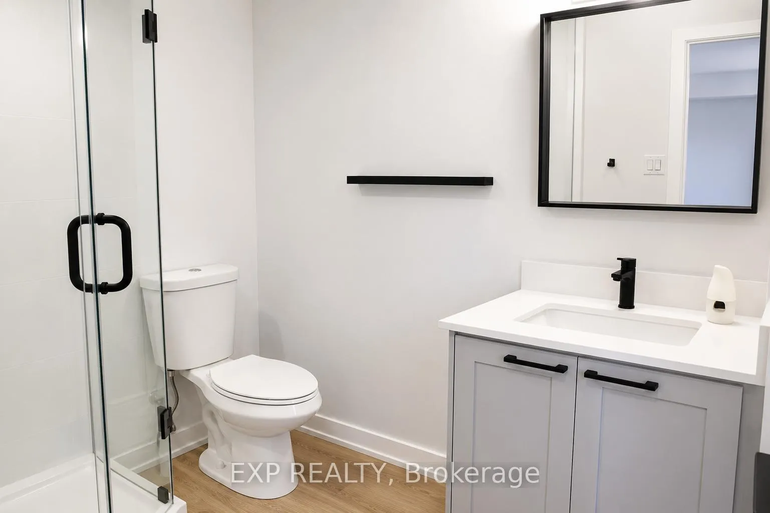 Photo 4 of Unit Unit #3, 33 Front Street N, Orillia — HOMEH