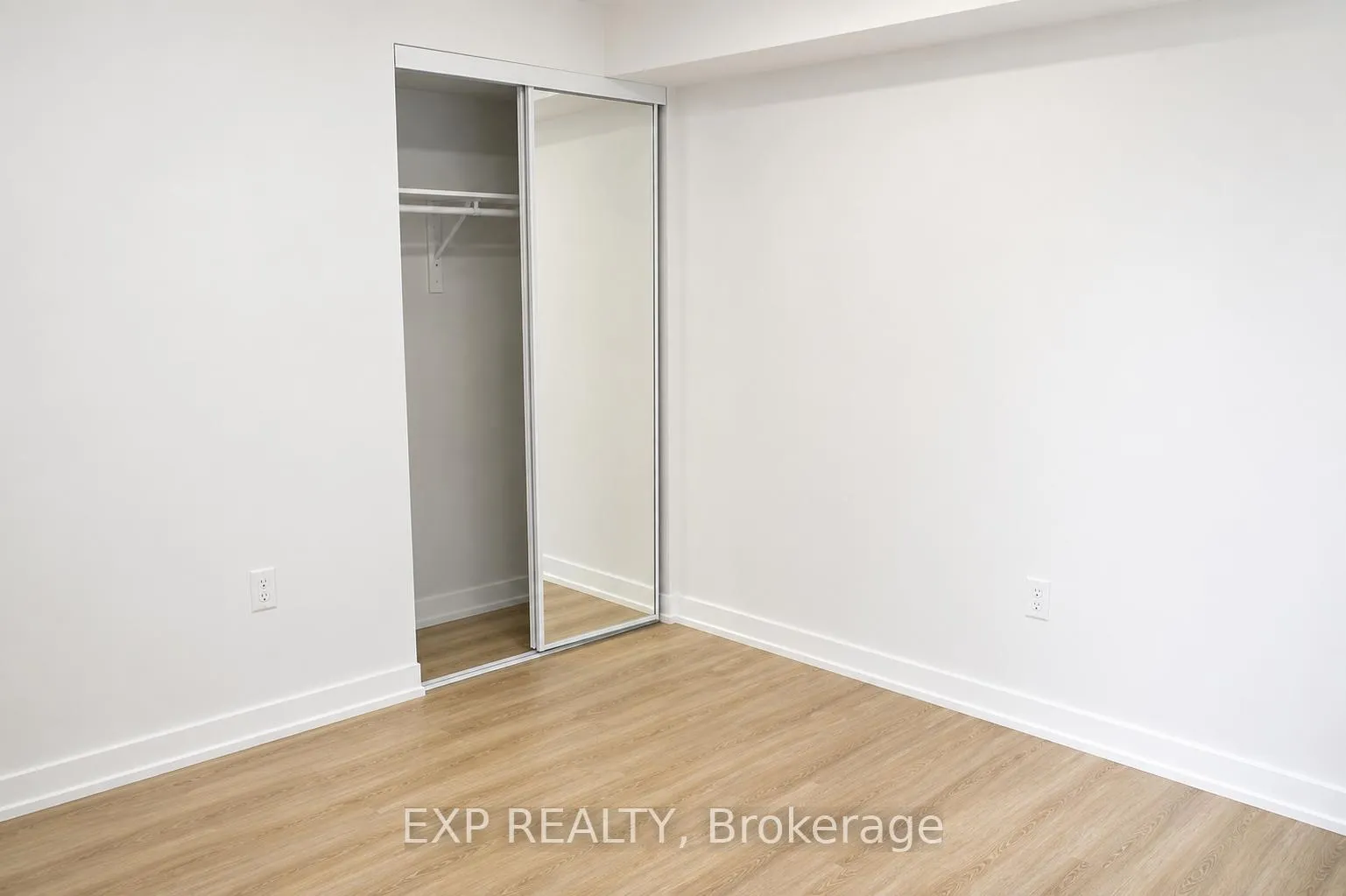 Photo 5 of Unit Unit #3, 33 Front Street N, Orillia — HOMEH