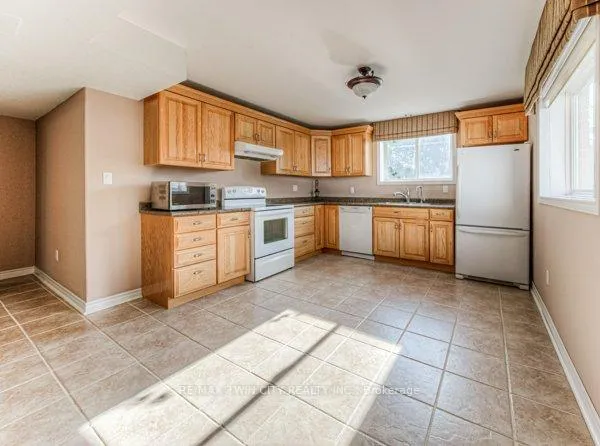Photo 7 of 43 Frey Crescent, Kitchener — HOMEH