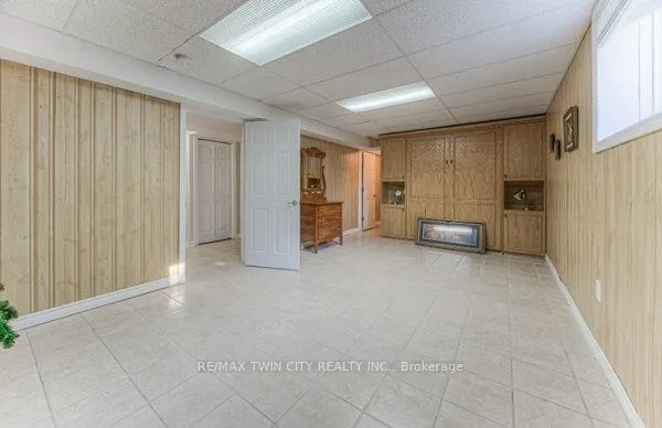Photo 10 of 43 Frey Crescent, Kitchener — HOMEH