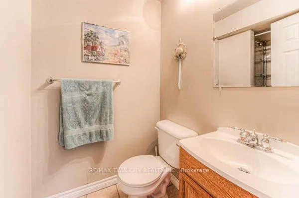 Photo 11 of 43 Frey Crescent, Kitchener — HOMEH