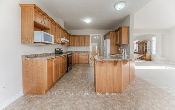 Photo 18 of 43 Frey Crescent, Kitchener — HOMEH