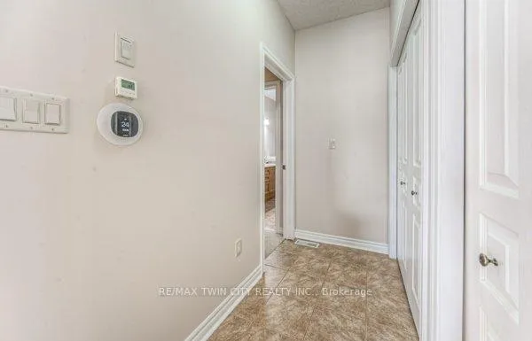 Photo 23 of 43 Frey Crescent, Kitchener — HOMEH