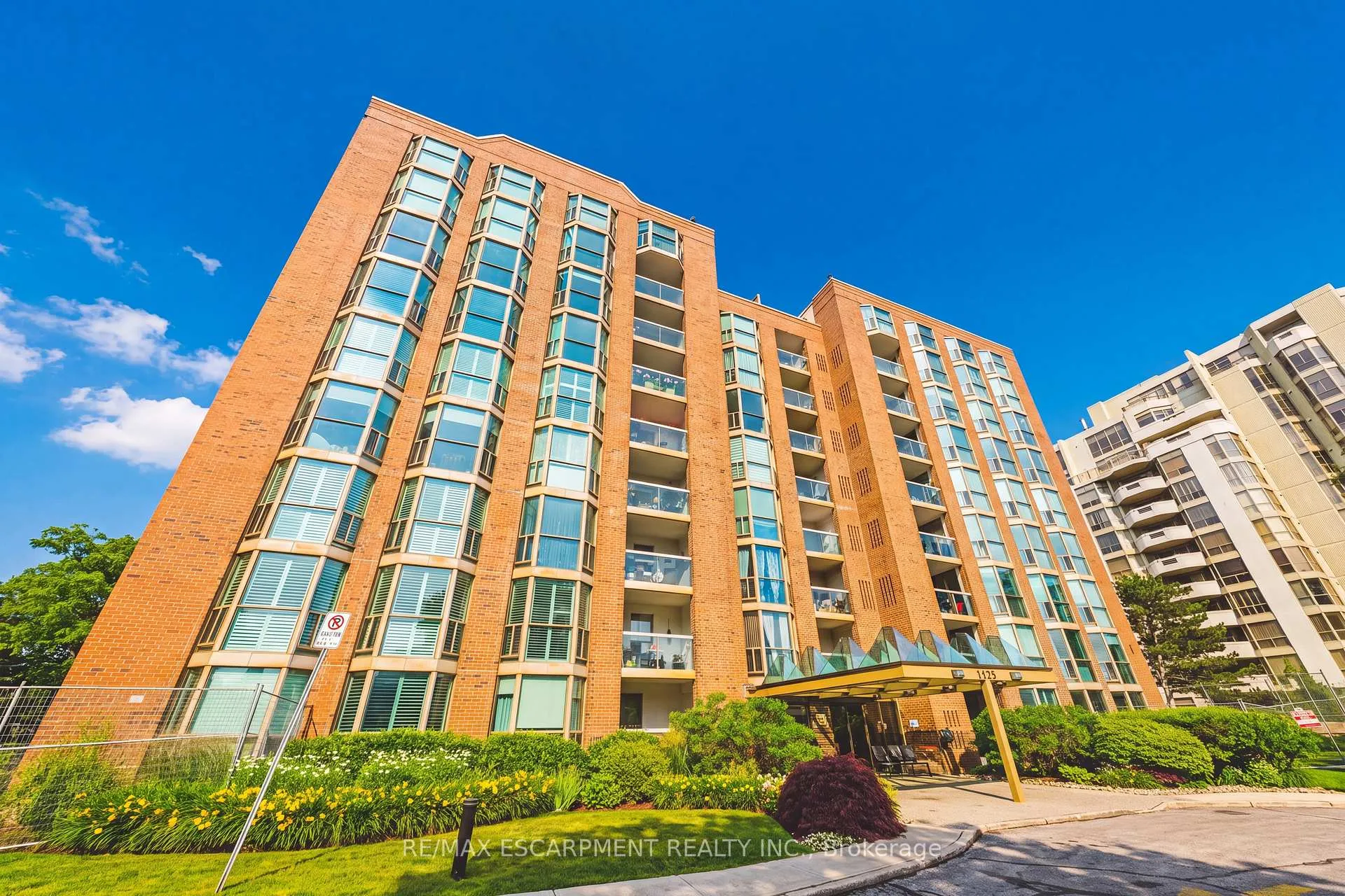 Photo 2 of Unit 605, 1225 North Shore Boulevard E, Burlington, Brant — HOMEH