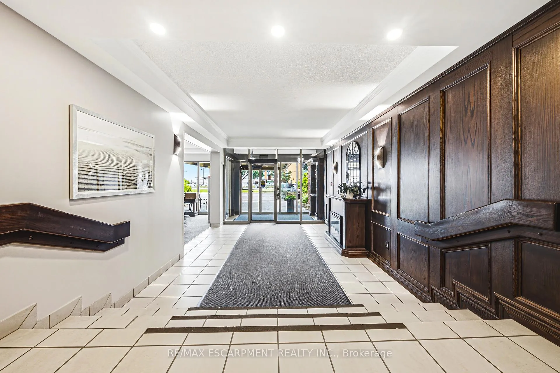 Photo 4 of Unit 605, 1225 North Shore Boulevard E, Burlington, Brant — HOMEH