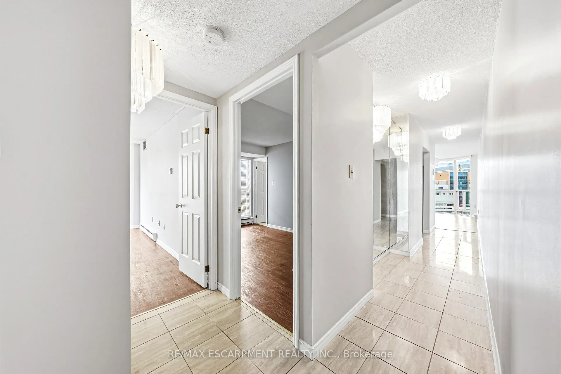 Photo 6 of Unit 605, 1225 North Shore Boulevard E, Burlington, Brant — HOMEH