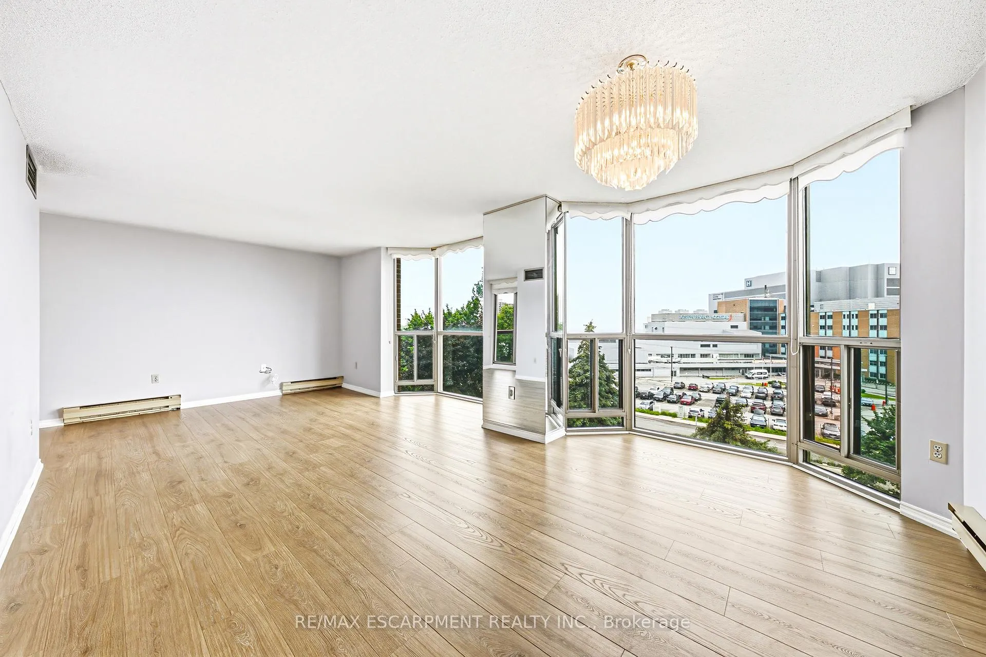 Photo 8 of Unit 605, 1225 North Shore Boulevard E, Burlington, Brant — HOMEH