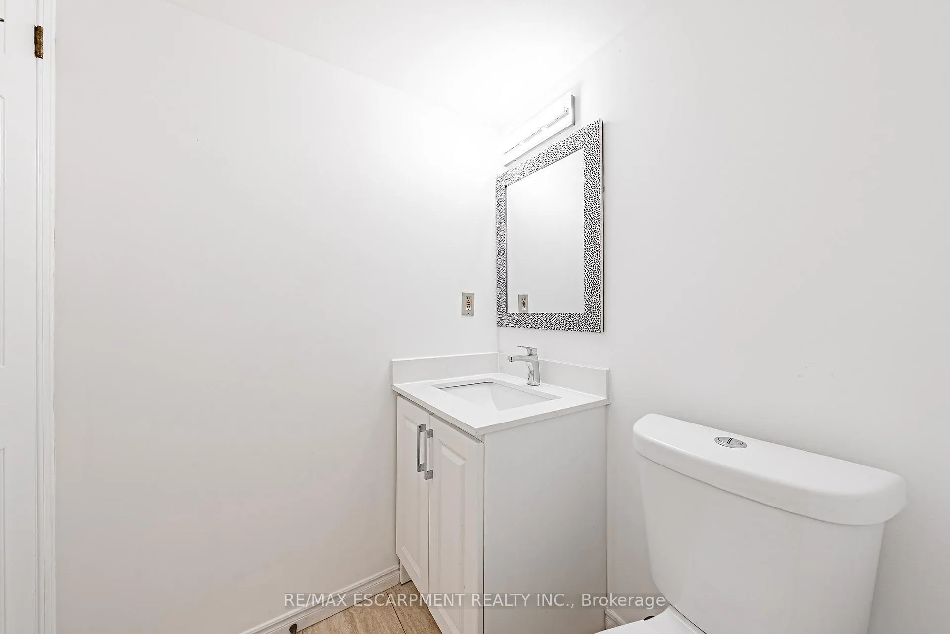 Photo 17 of Unit 605, 1225 North Shore Boulevard E, Burlington, Brant — HOMEH