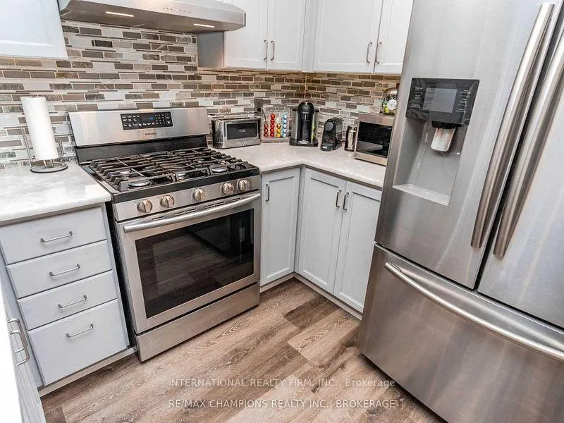 Photo 10 of 49 Convoy Crescent, Vaughan, Vellore Village — HOMEH