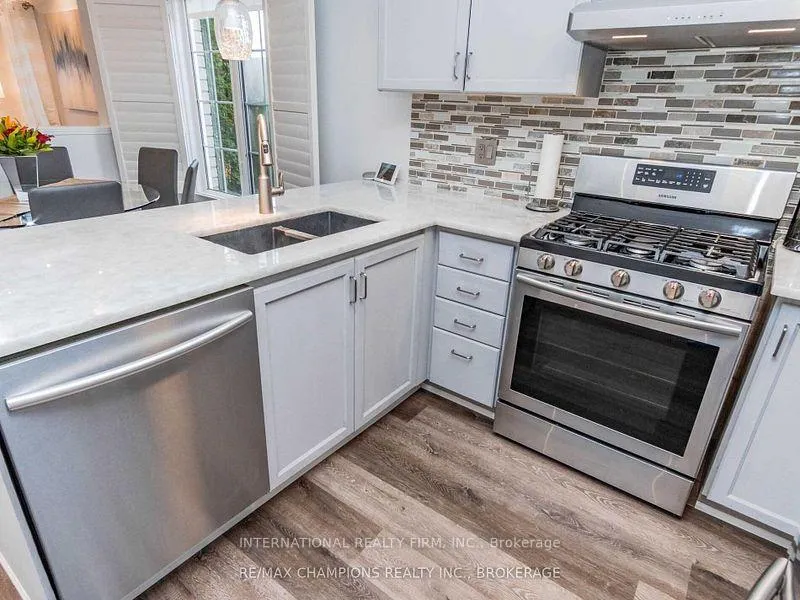 Photo 11 of 49 Convoy Crescent, Vaughan, Vellore Village — HOMEH