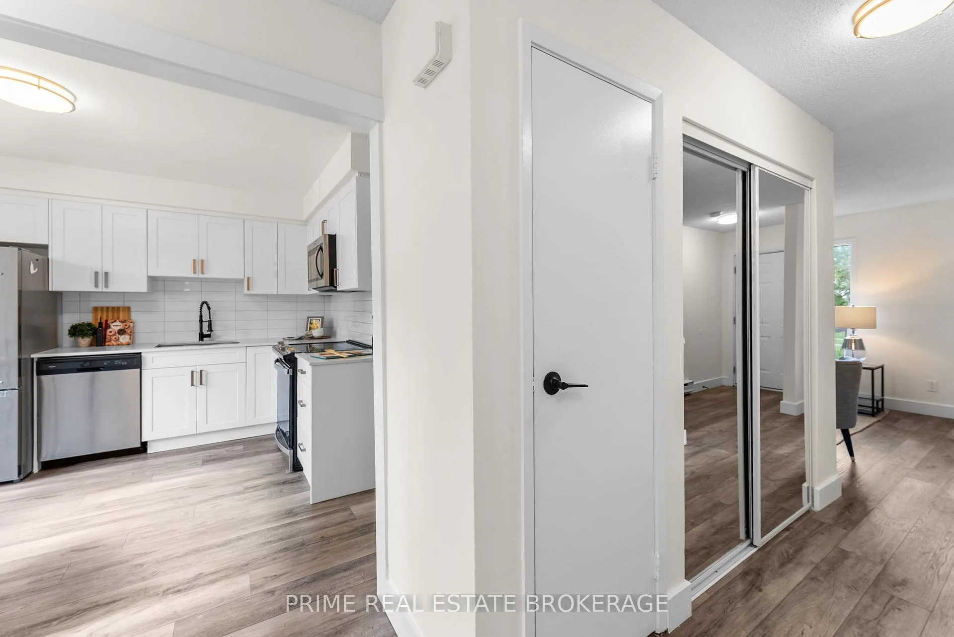 Photo 6 of Unit 51, 678 Upper Queen Street, London, South R — HOMEH