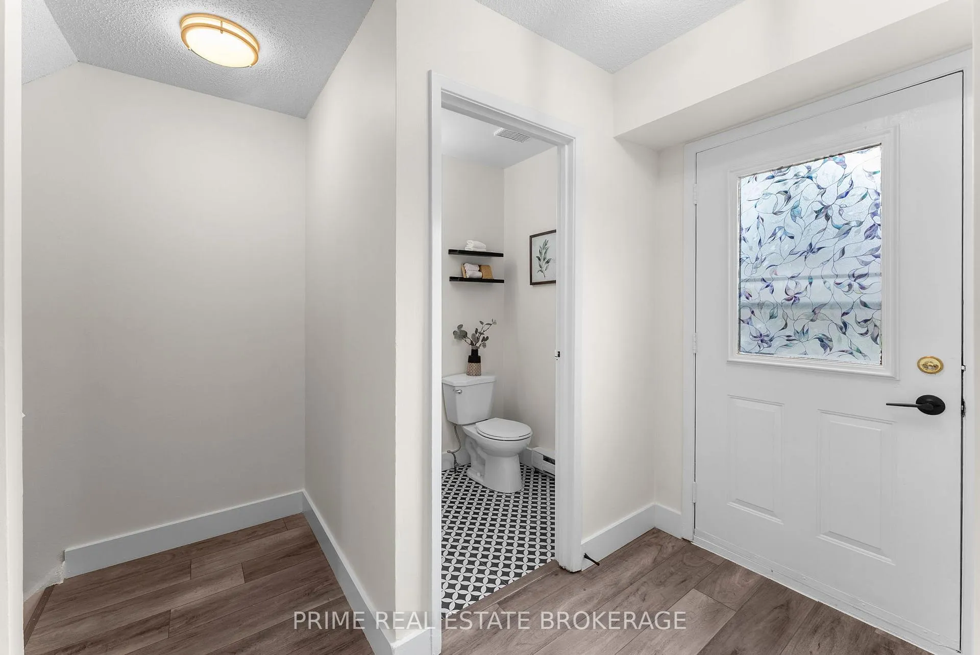 Photo 7 of Unit 51, 678 Upper Queen Street, London, South R — HOMEH