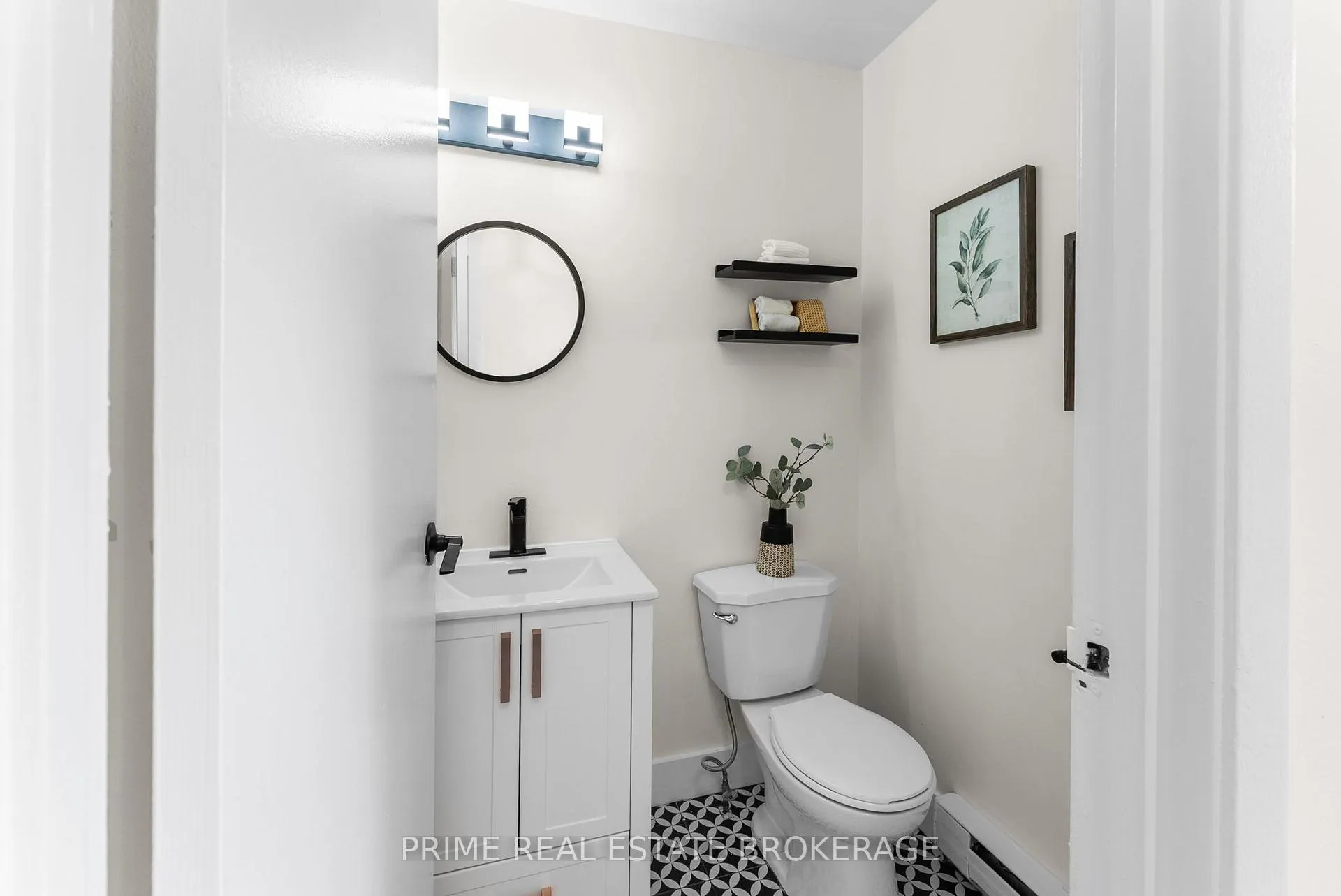 Photo 8 of Unit 51, 678 Upper Queen Street, London, South R — HOMEH