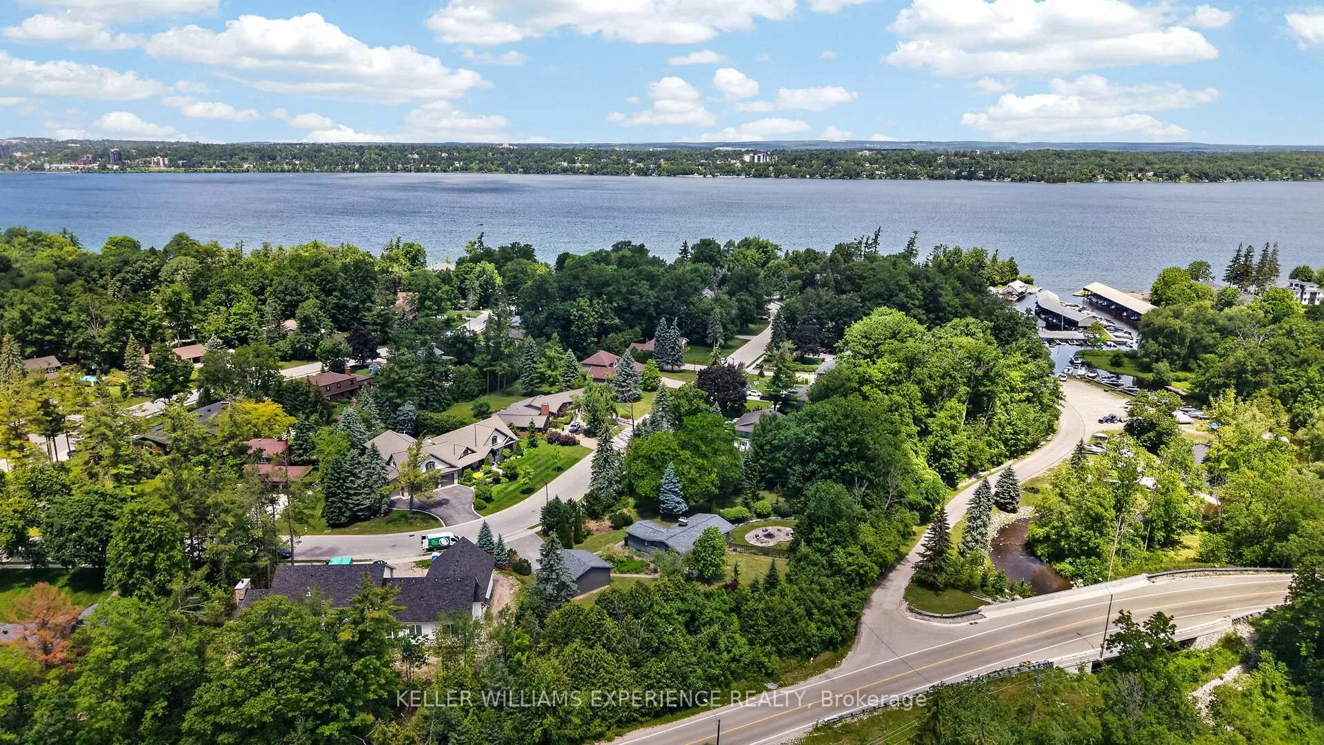 Photo 3 of 68 Royal Oak Drive, Barrie, South Shore — HOMEH