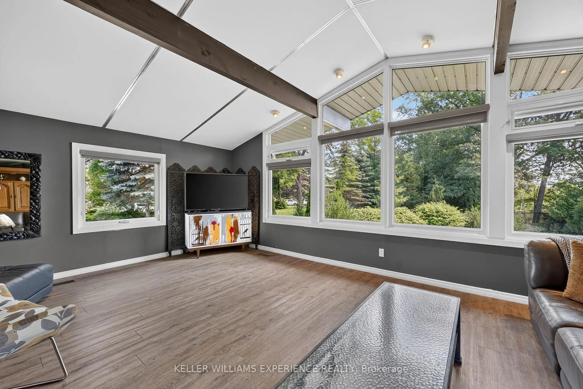 Photo 11 of 68 Royal Oak Drive, Barrie, South Shore — HOMEH