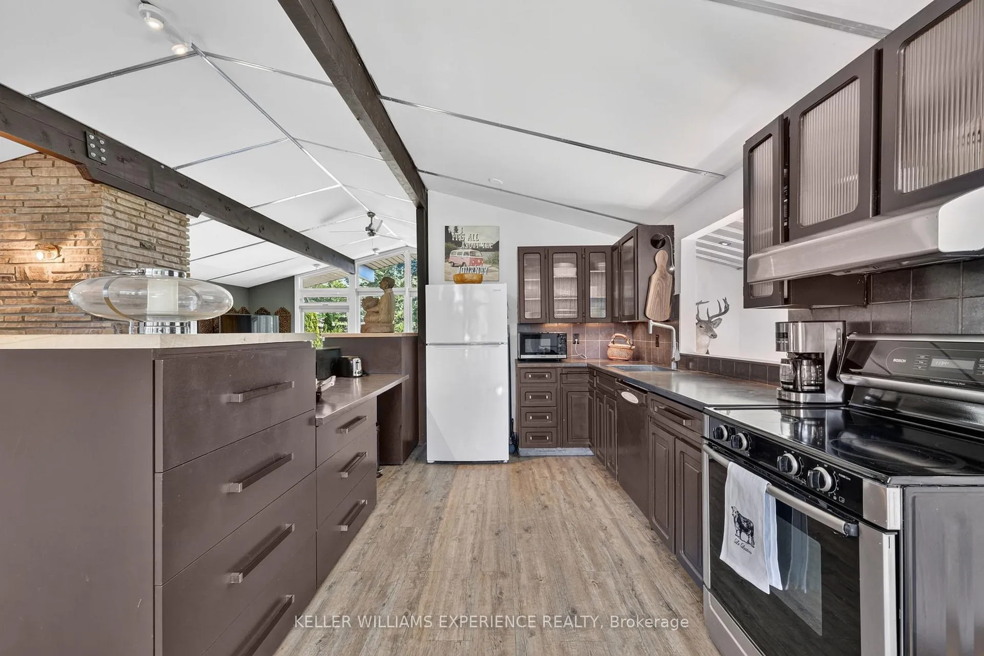 Photo 13 of 68 Royal Oak Drive, Barrie, South Shore — HOMEH