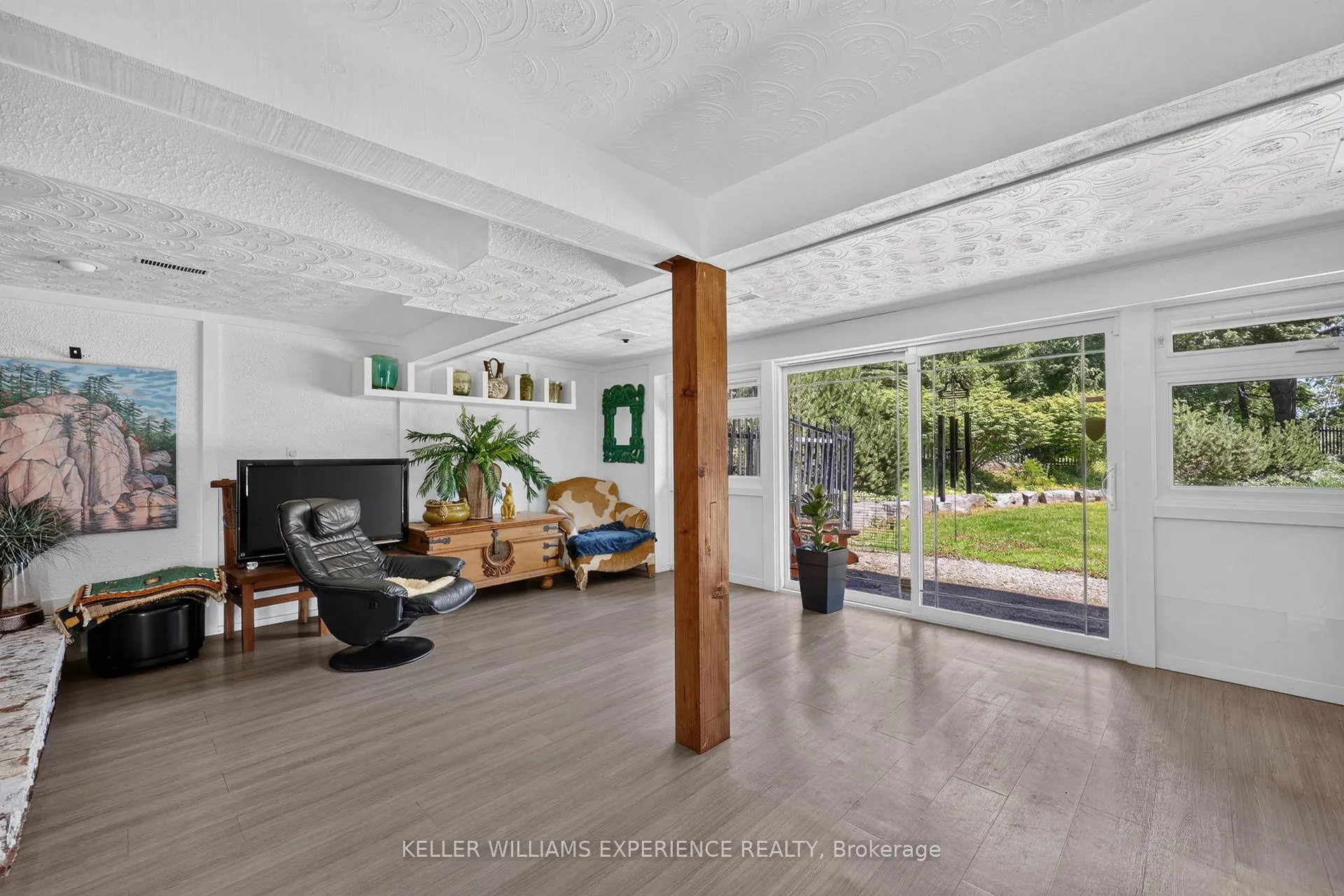 Photo 19 of 68 Royal Oak Drive, Barrie, South Shore — HOMEH
