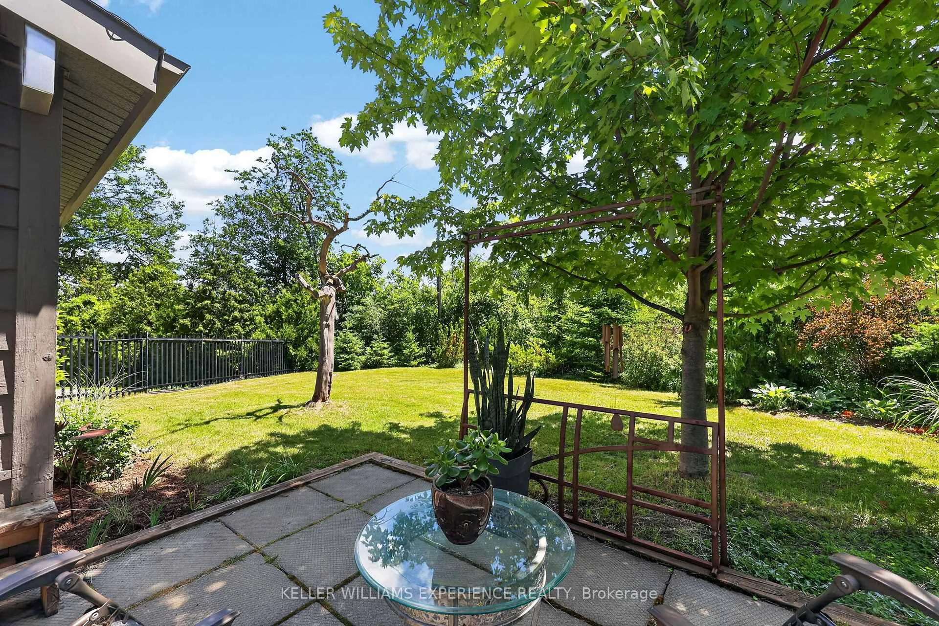Photo 27 of 68 Royal Oak Drive, Barrie, South Shore — HOMEH