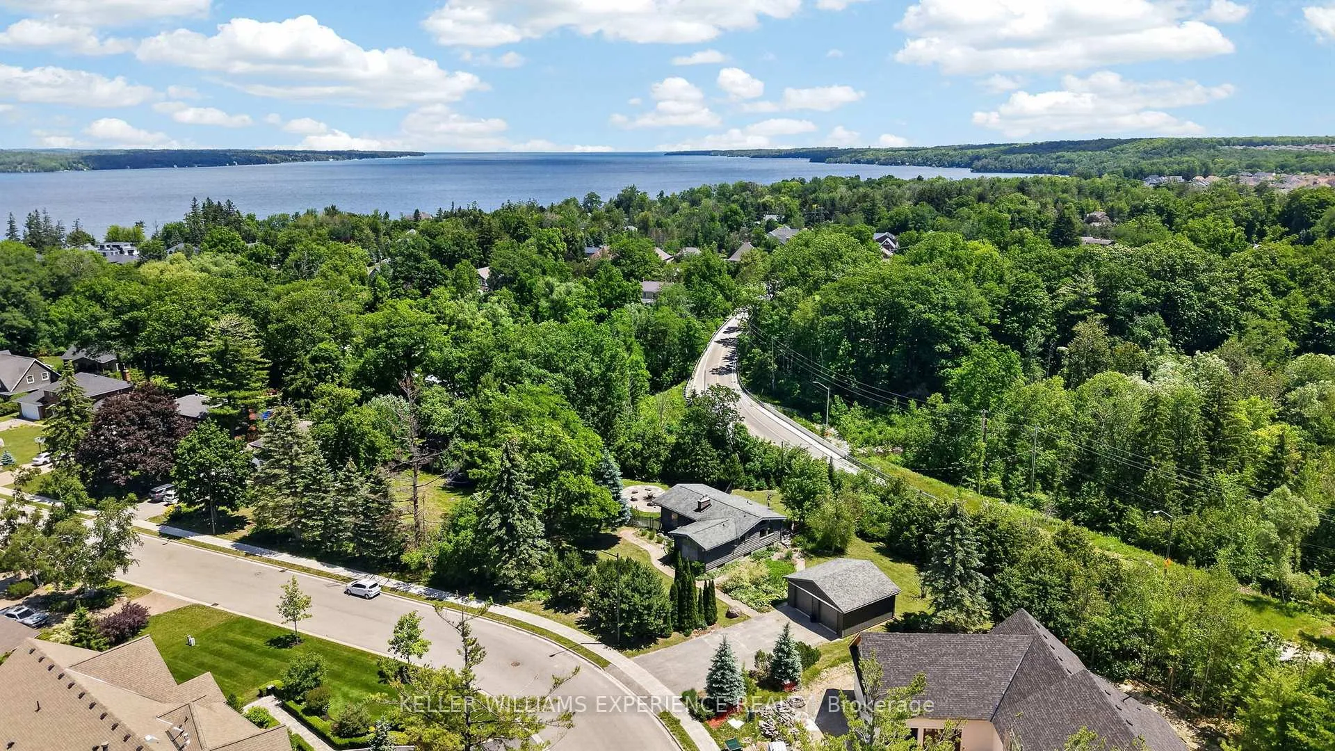 Photo 43 of 68 Royal Oak Drive, Barrie, South Shore — HOMEH