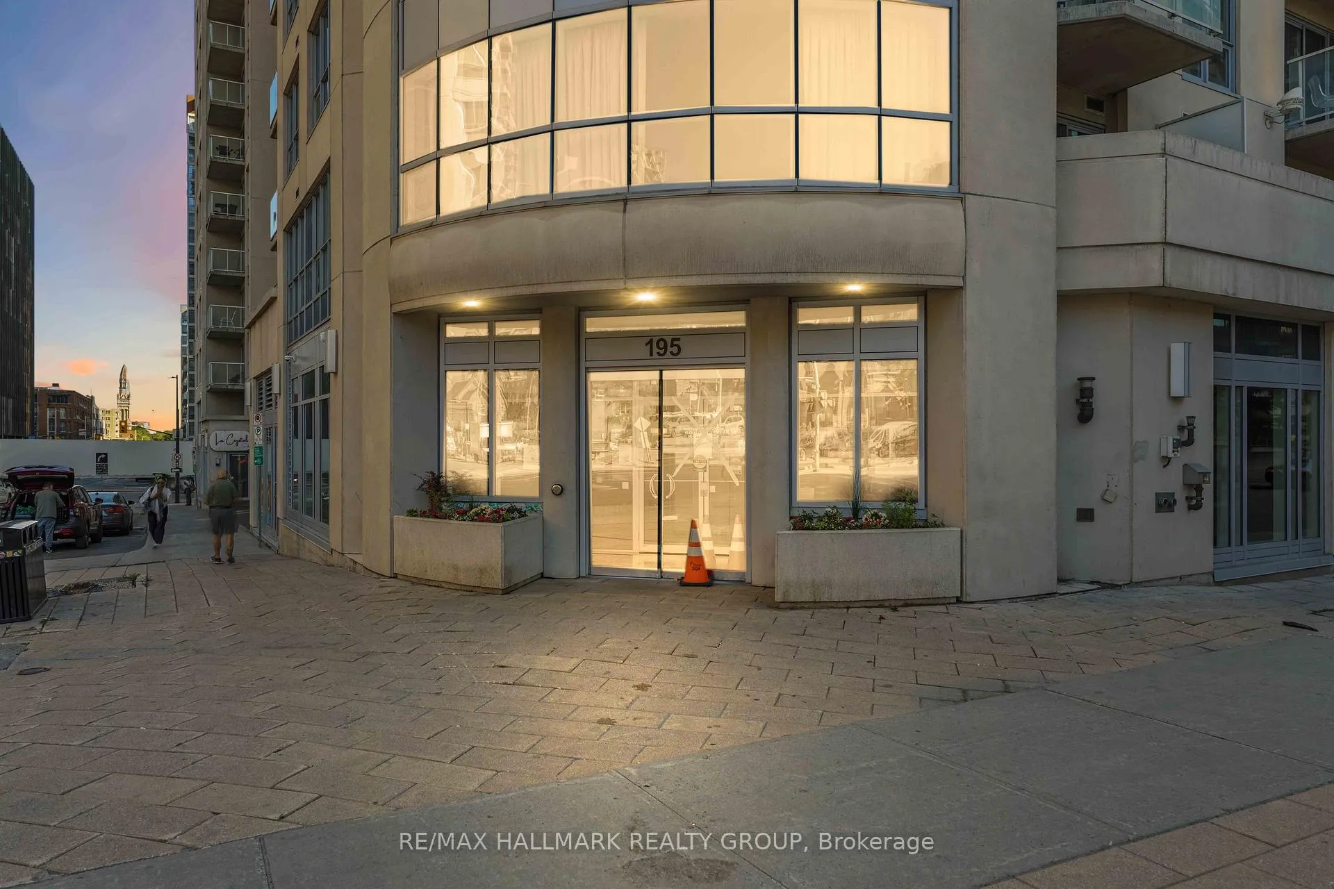 Photo of Unit 1402, 195 Besserer Street