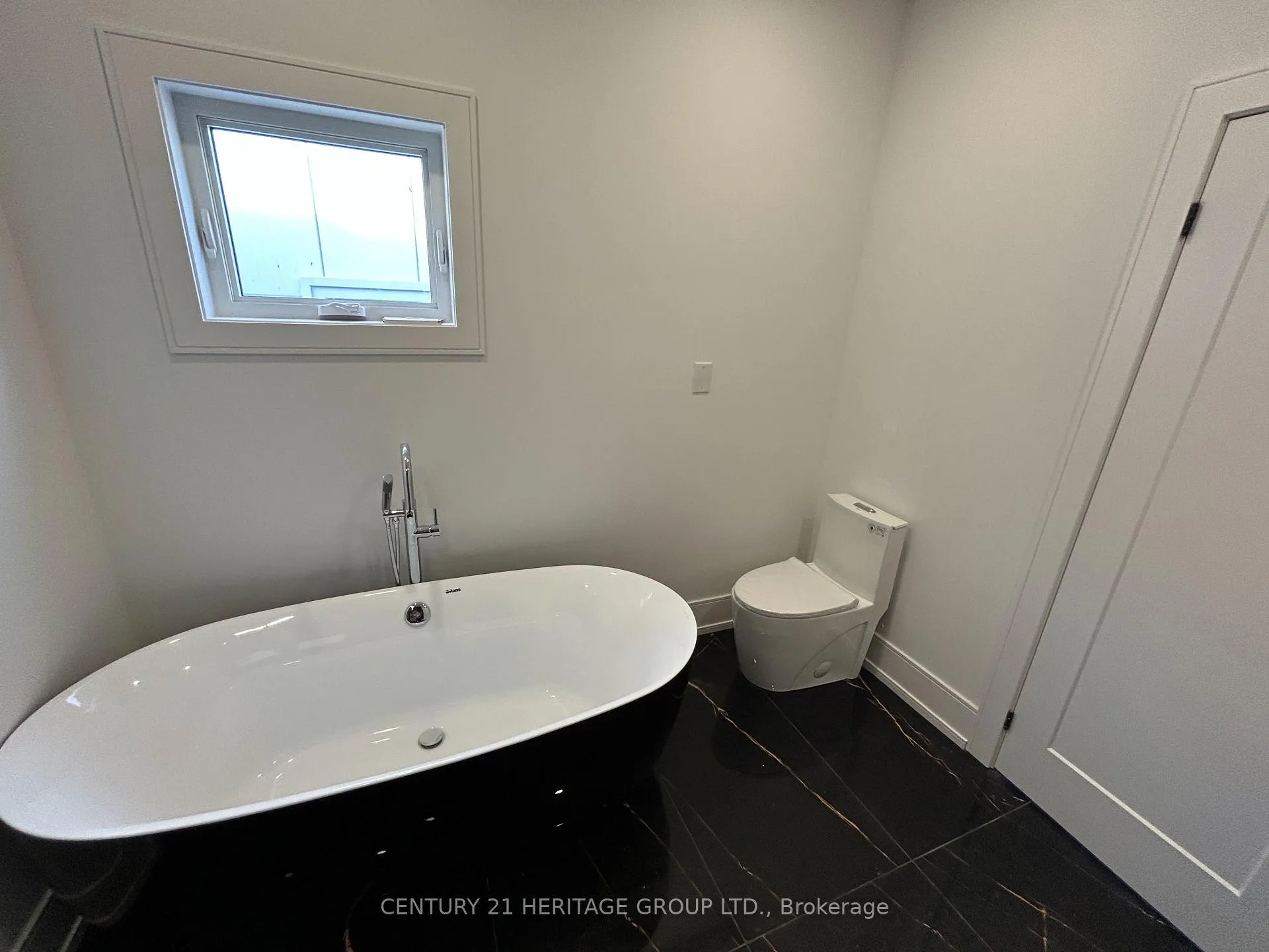Photo 15 of 3716 Quayside Drive, Severn, West Shore — HOMEH