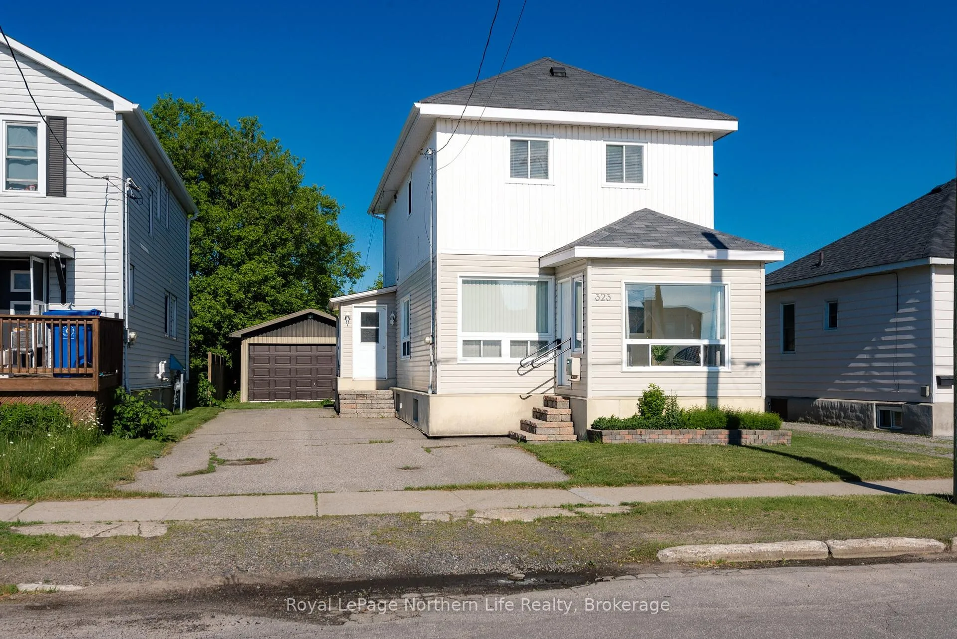 Front of 323 Percy Street
