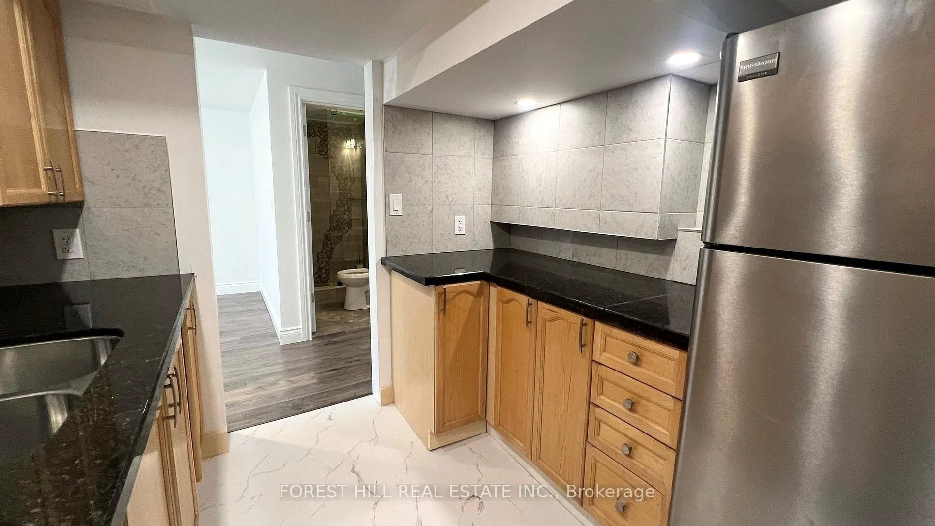 Photo 5 of Unit Lower, 18 Boulding Drive, Aurora, Aurora Heights — HOMEH