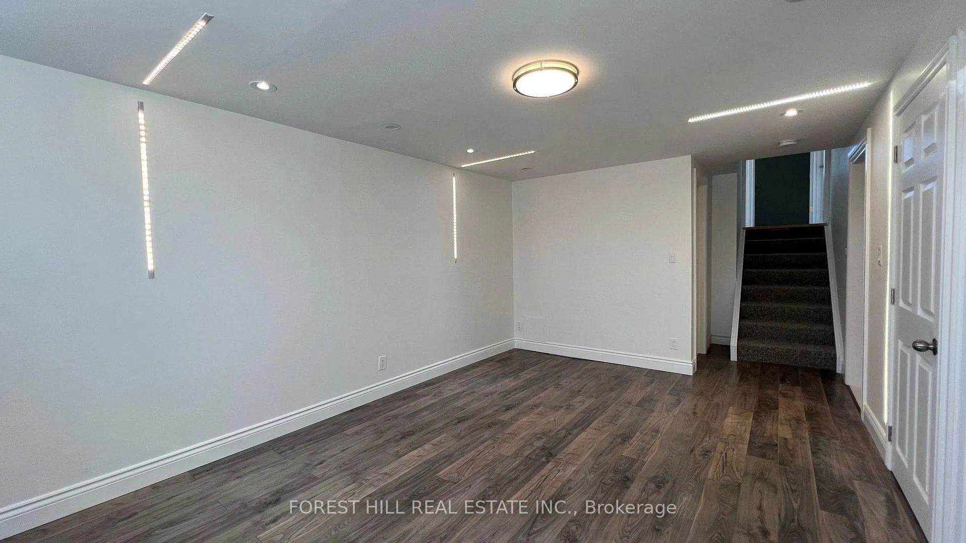 Photo 9 of Unit Lower, 18 Boulding Drive, Aurora, Aurora Heights — HOMEH