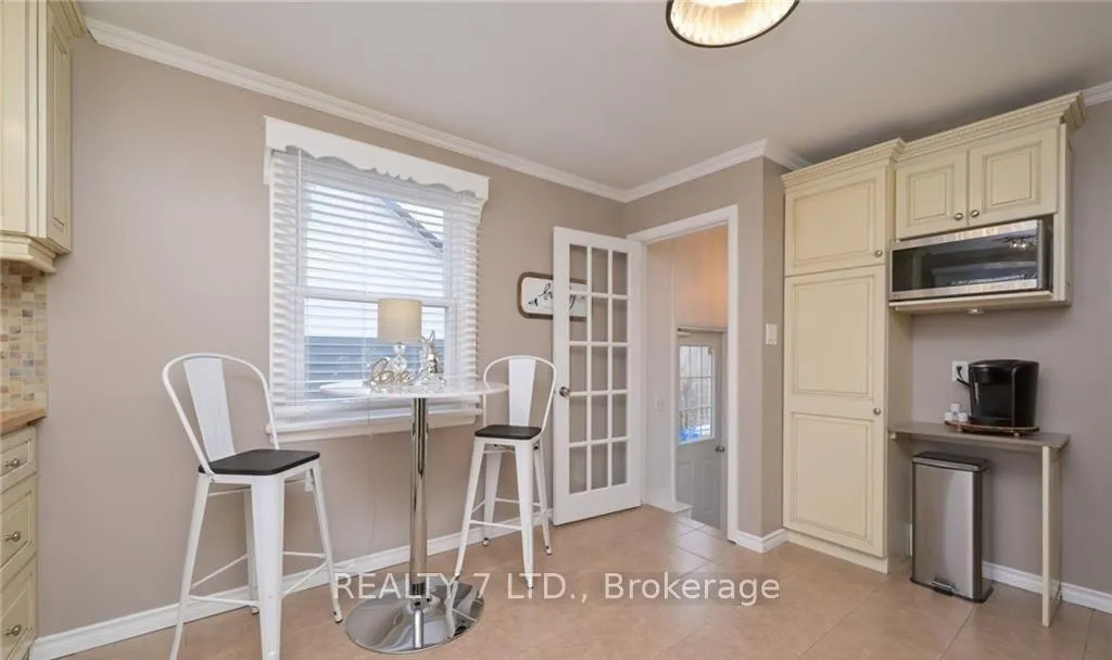 Photo 5 of 270 James Street E, Orillia — HOMEH