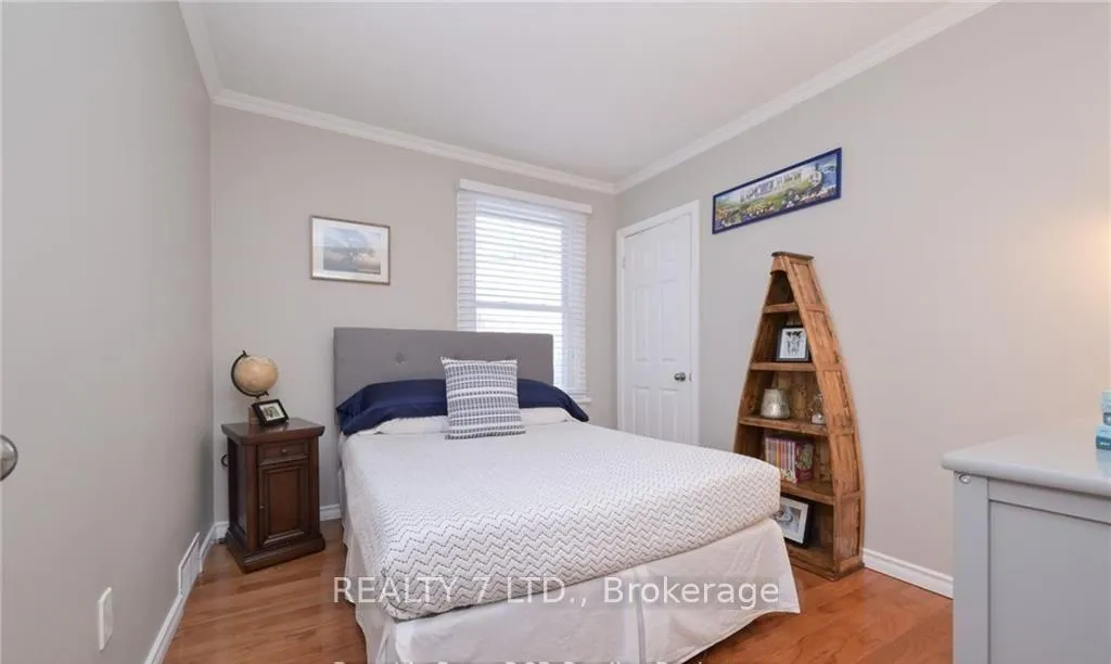 Photo 9 of 270 James Street E, Orillia — HOMEH