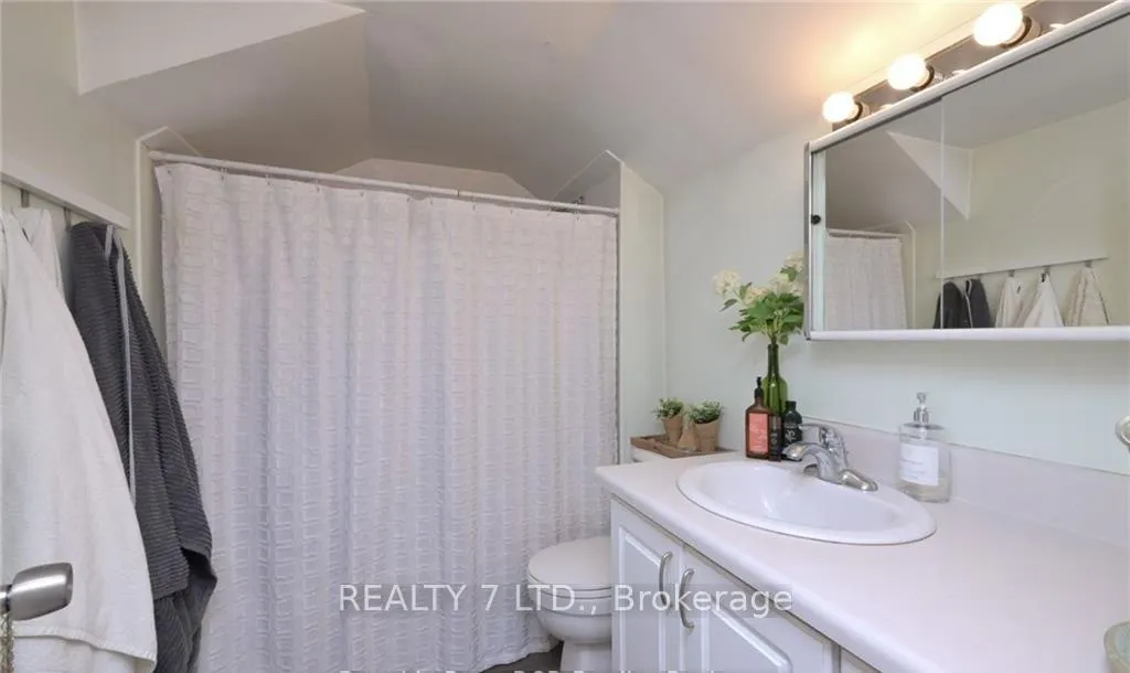 Photo 27 of 270 James Street E, Orillia — HOMEH