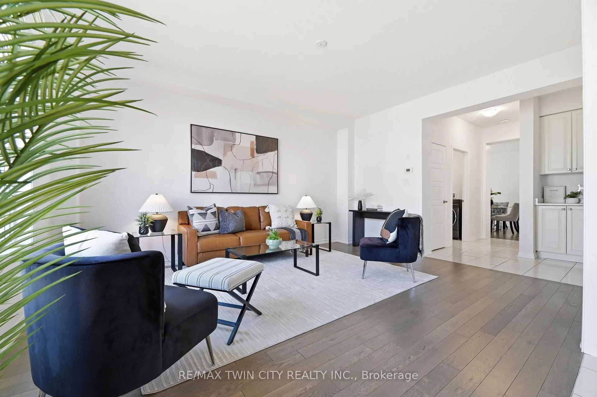 Photo 11 of 46 Munro Circle, Brantford — HOMEH