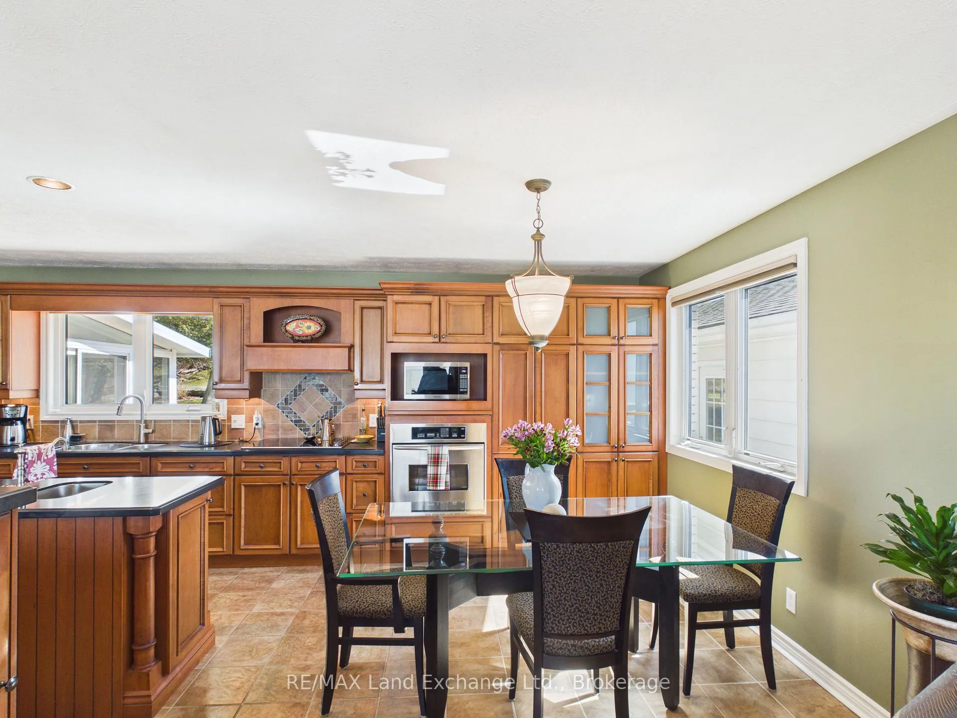 Photo 11 of 167 Goderich Street, Kincardine — HOMEH