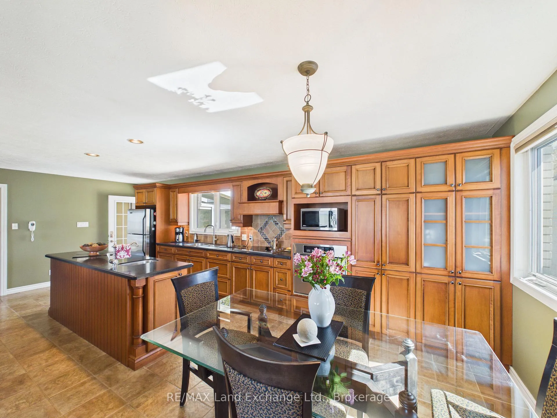 Photo 12 of 167 Goderich Street, Kincardine — HOMEH