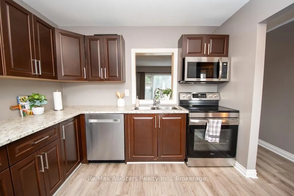 Photo 13 of Unit 16, 72 Martin Road, Clarington, Bowmanville — HOMEH