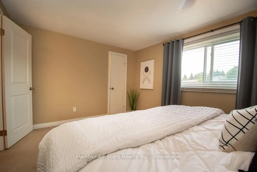 Photo 21 of Unit 16, 72 Martin Road, Clarington, Bowmanville — HOMEH